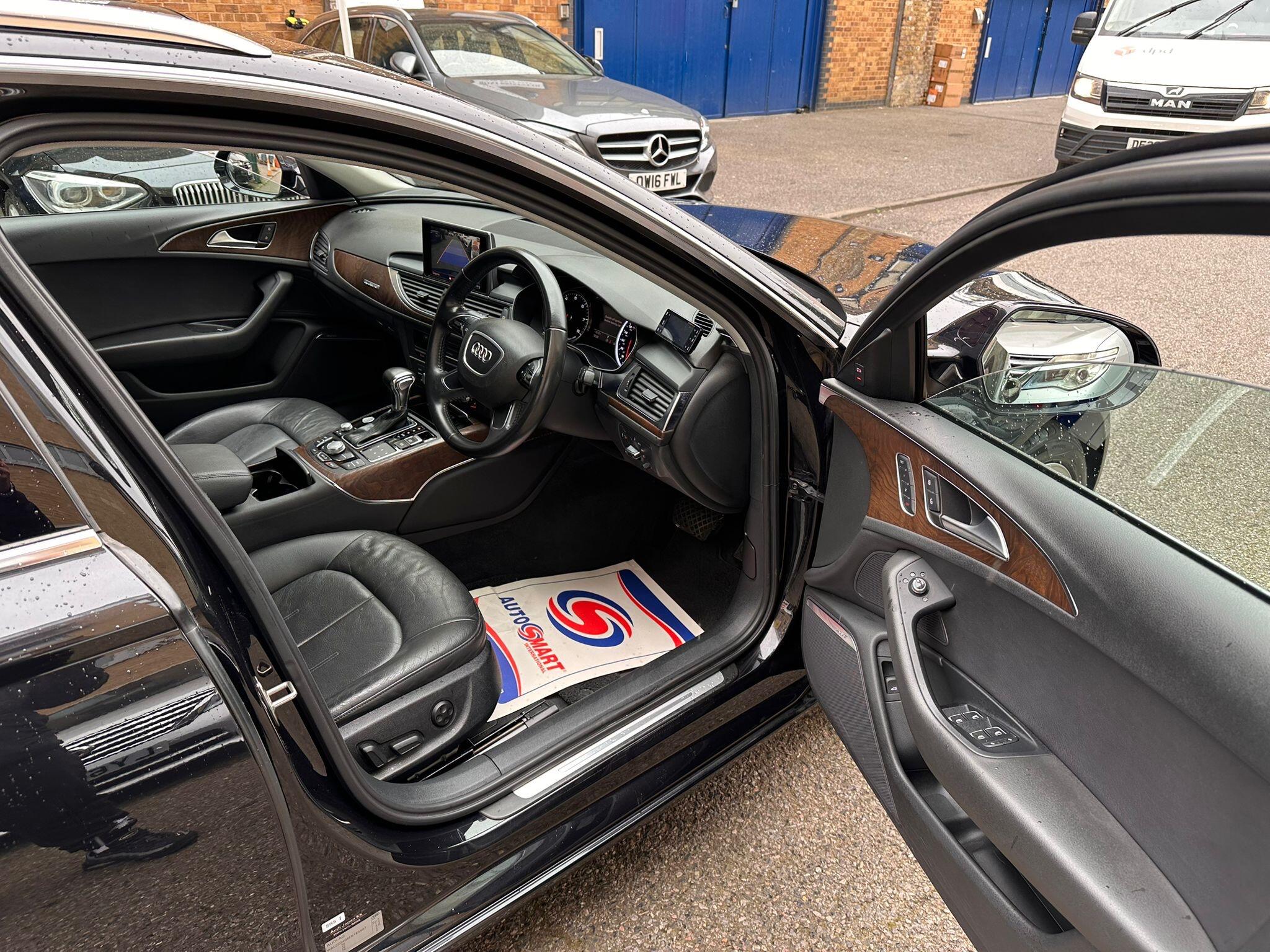Audi A6 Avant view 7