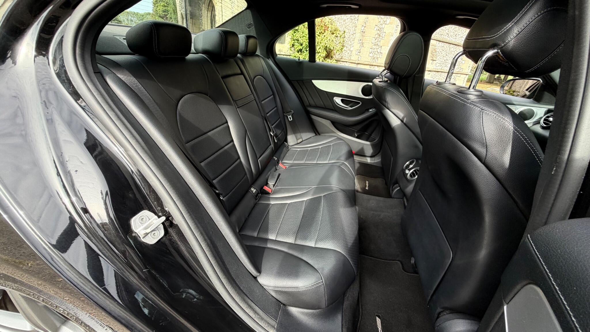 Mercedes-Benz C-Class view 37