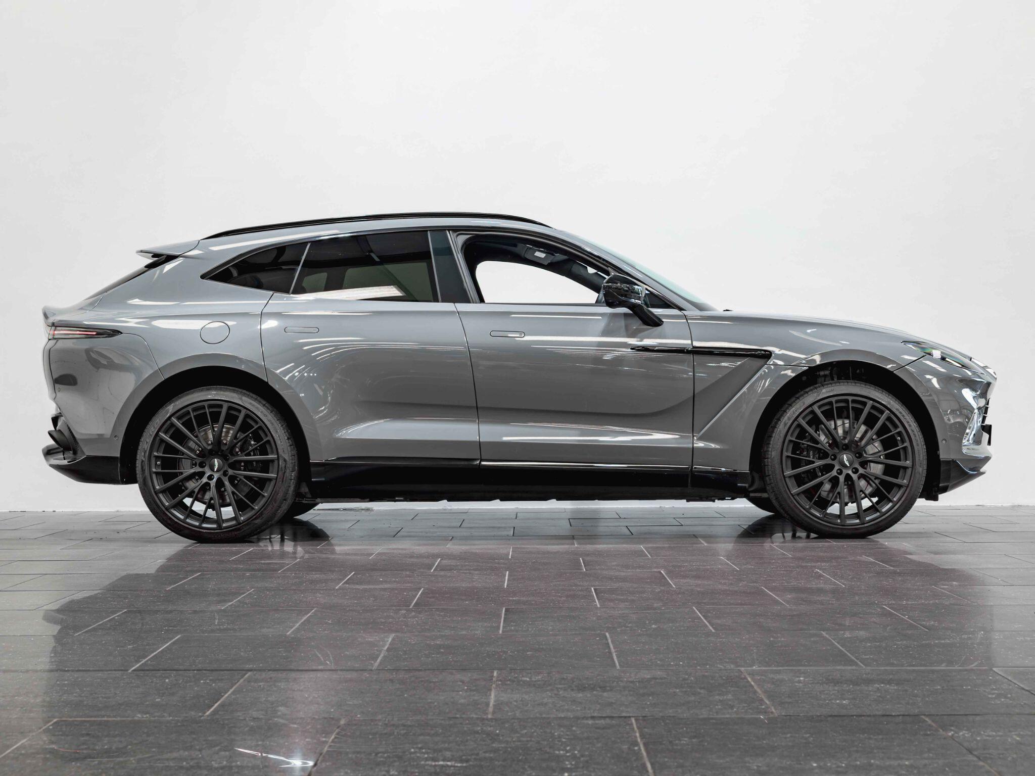 Aston Martin DBX view 6