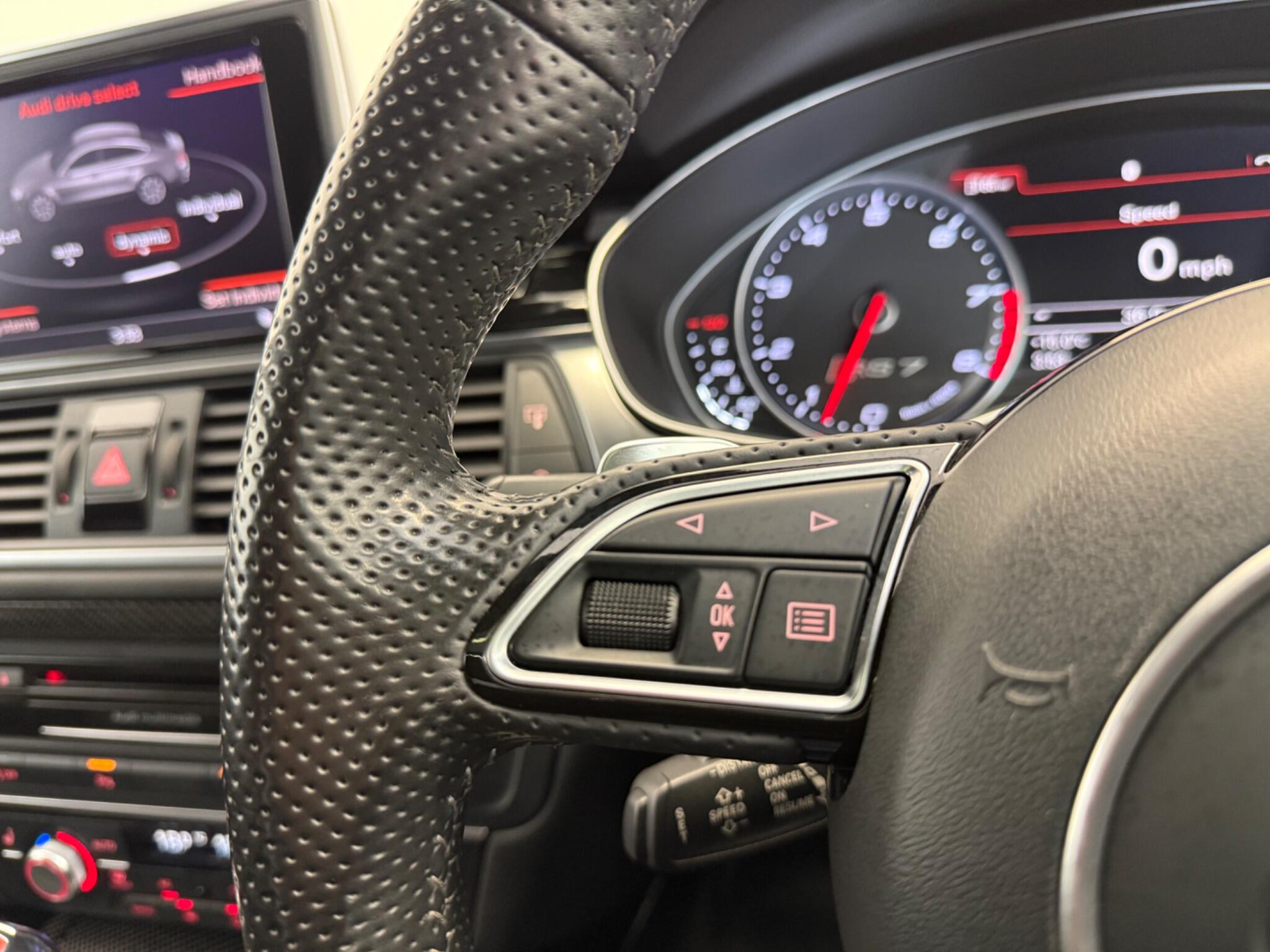 2014 Audi RS7 image 25