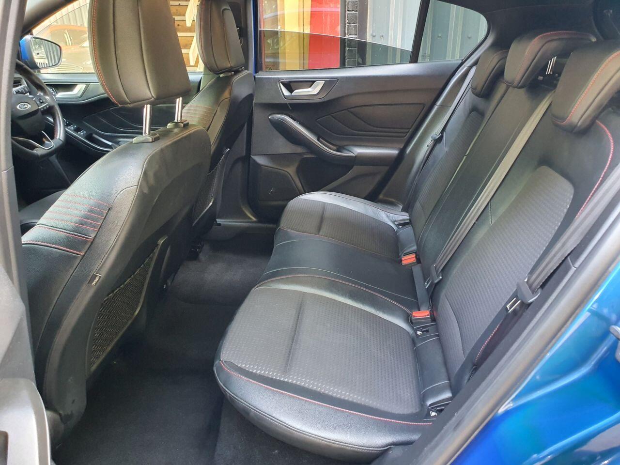 Ford Focus view 23