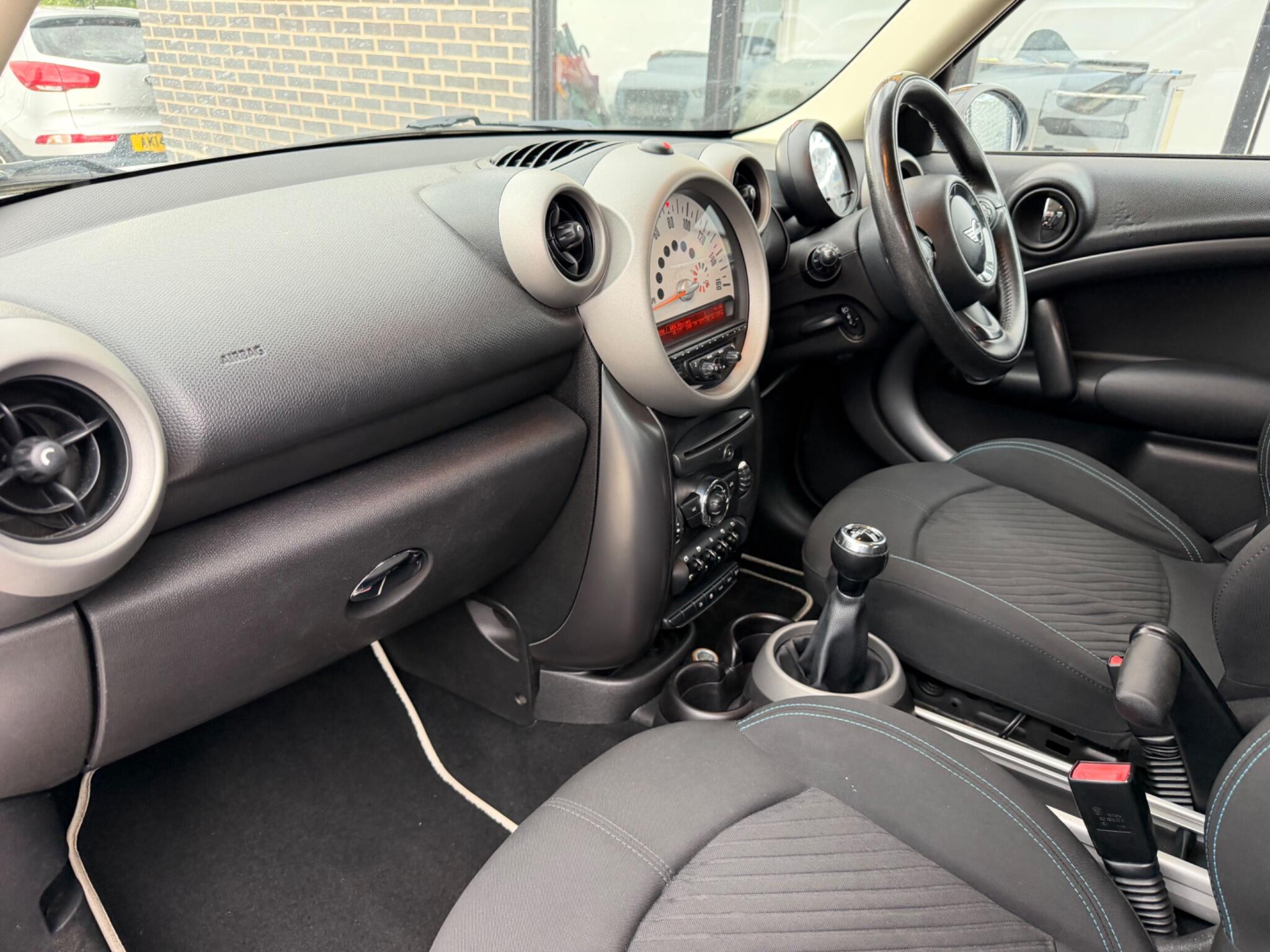 Mini Countryman view 16