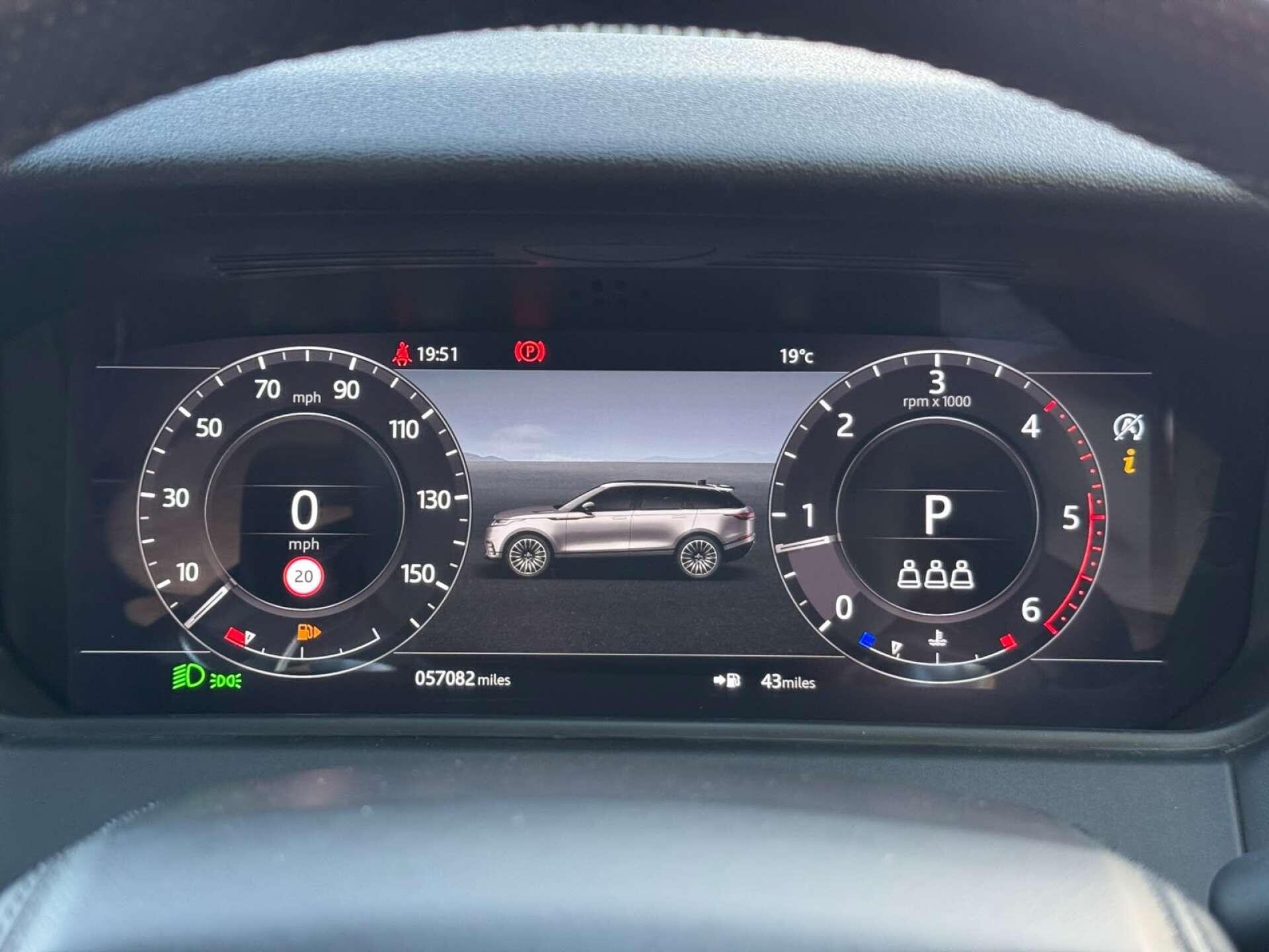 Land Rover Range Rover Velar view 12