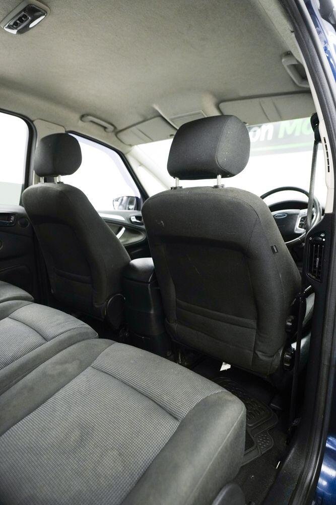 Ford S-Max view 15