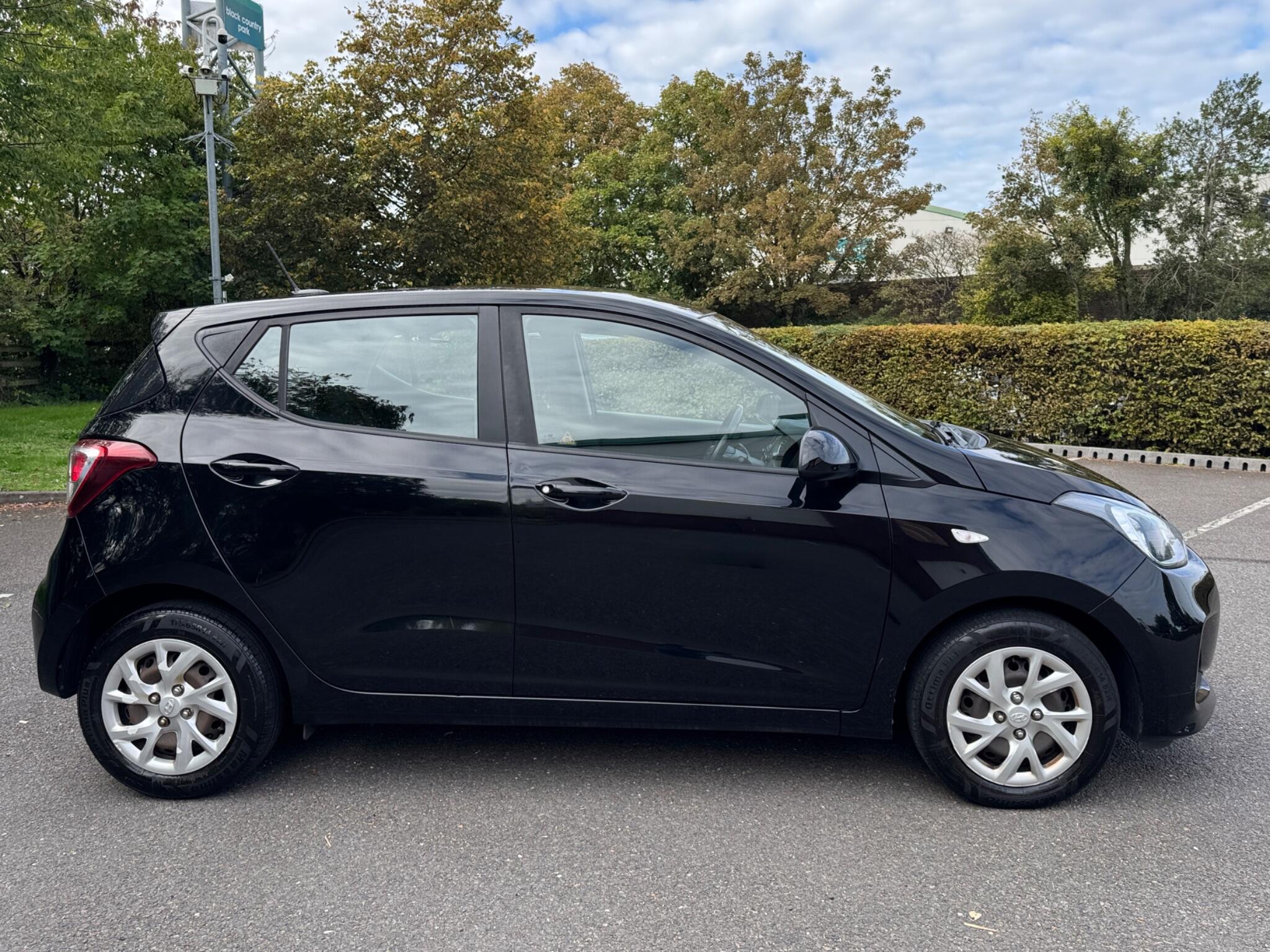 Hyundai I10 view 4