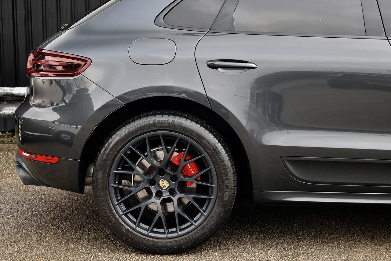 Porsche Macan view 18