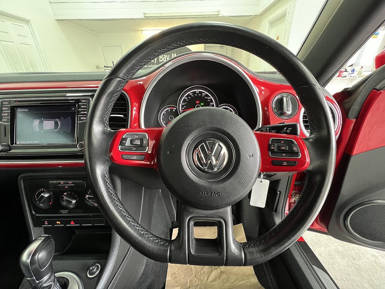 Volkswagen Beetle view 9