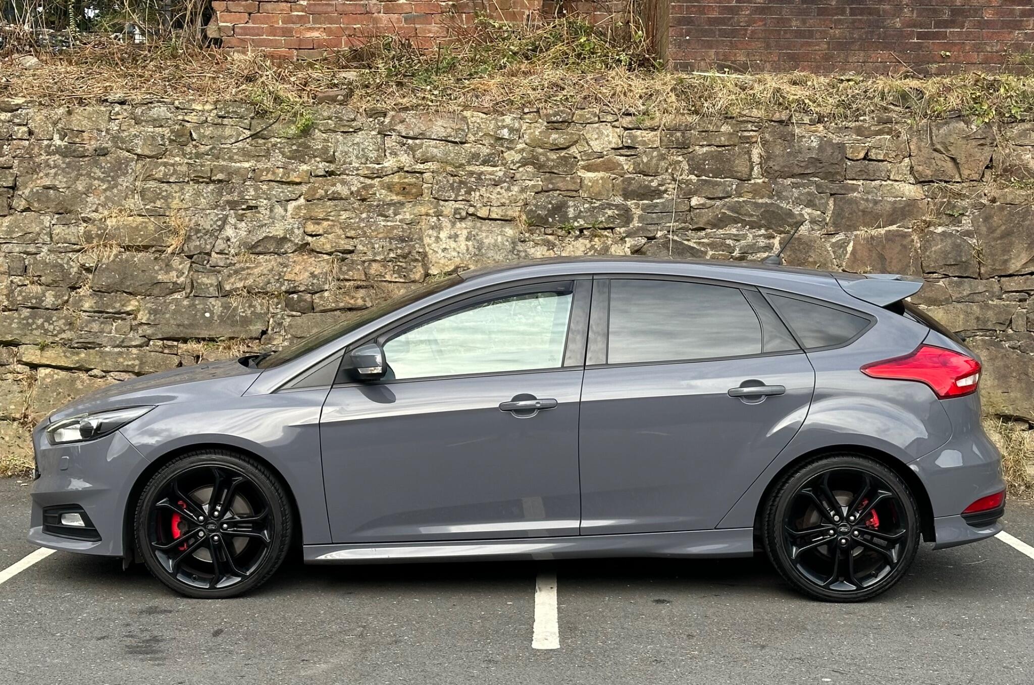 Ford Focus view 4