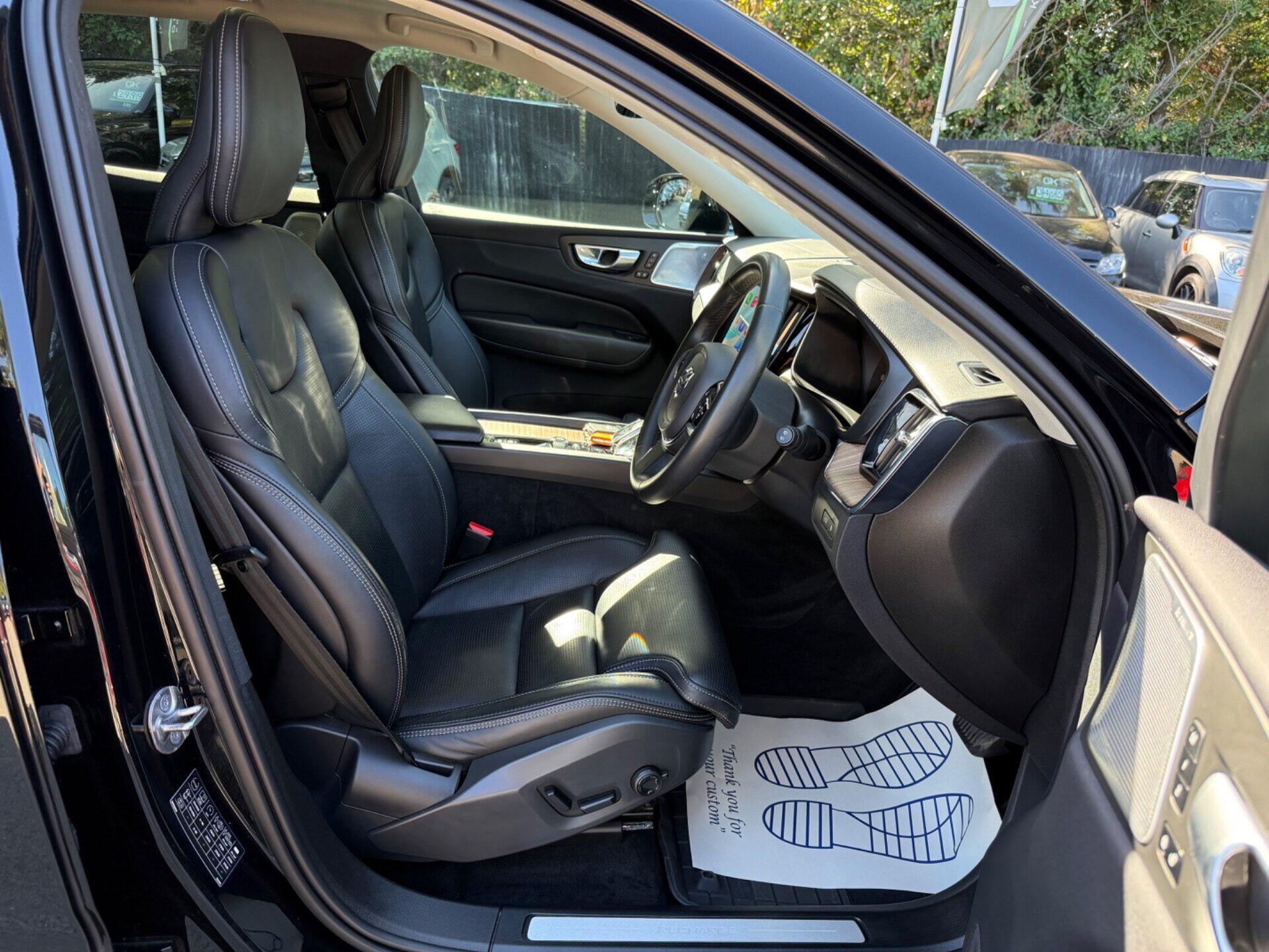 Volvo XC60 view 16