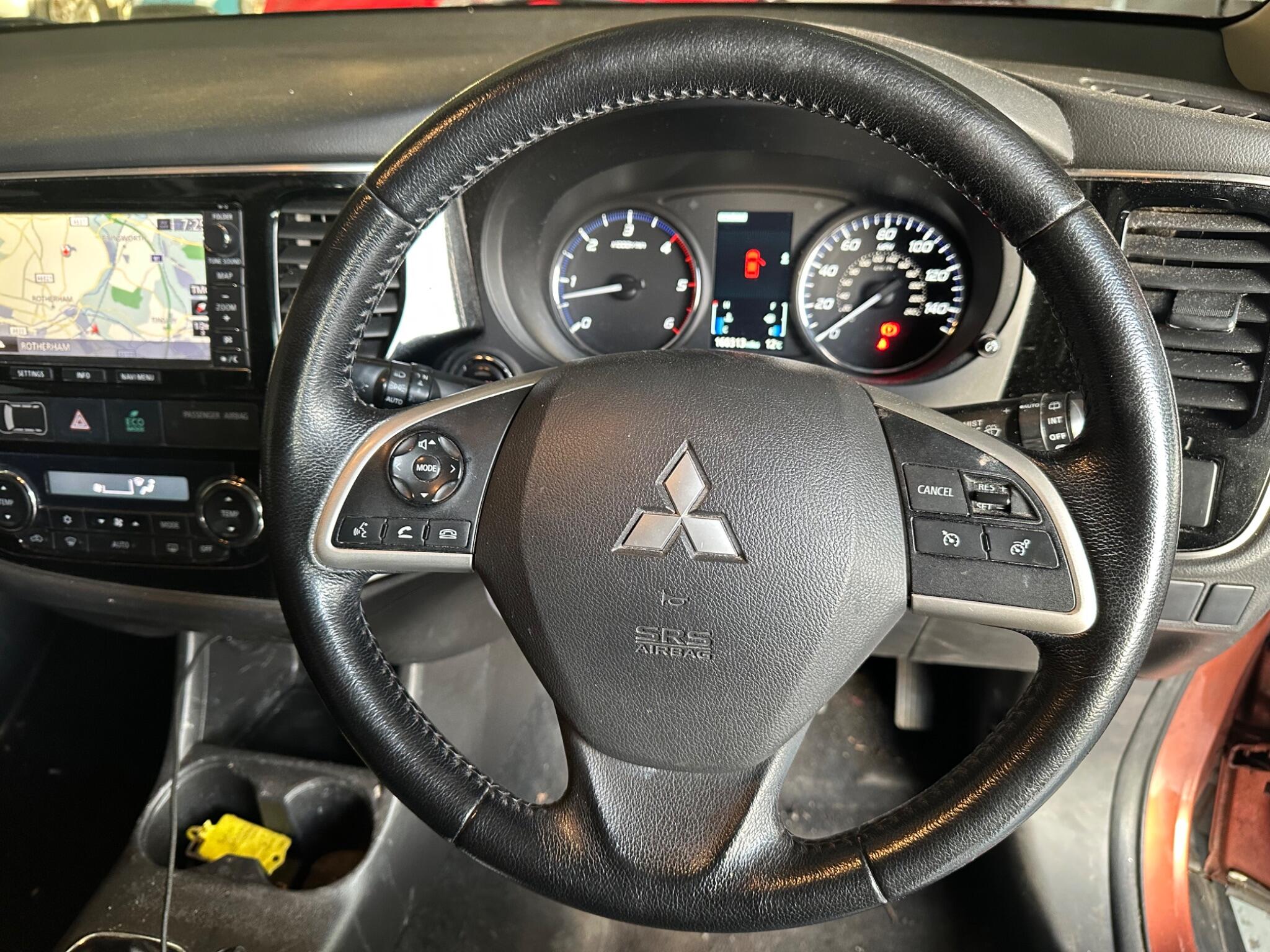 Mitsubishi Outlander view 27