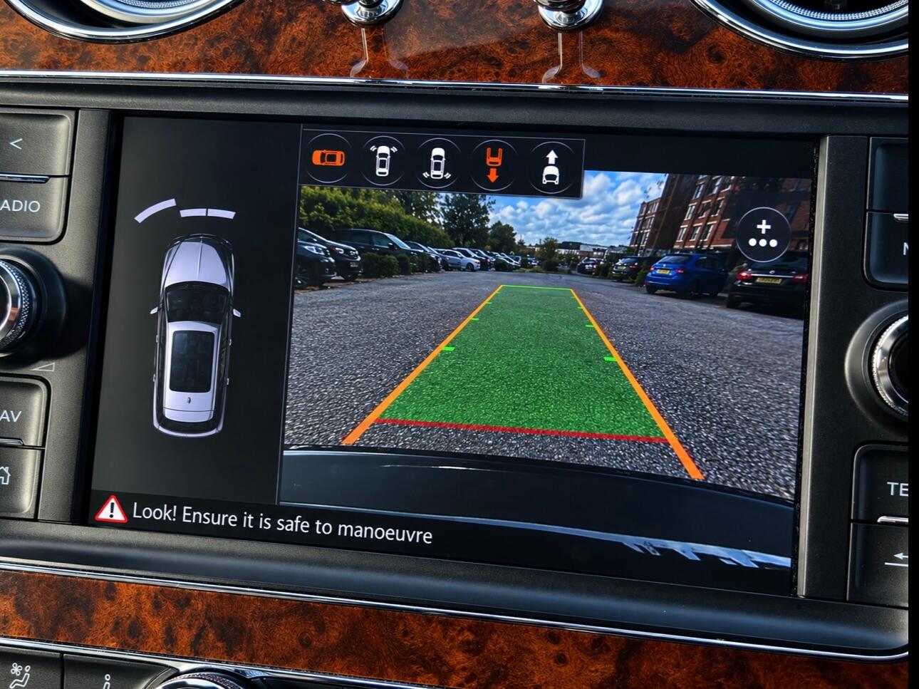Bentley Bentayga view 47