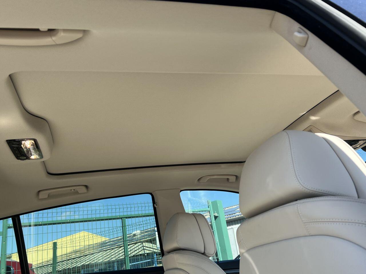 BMW 5 Series view 17