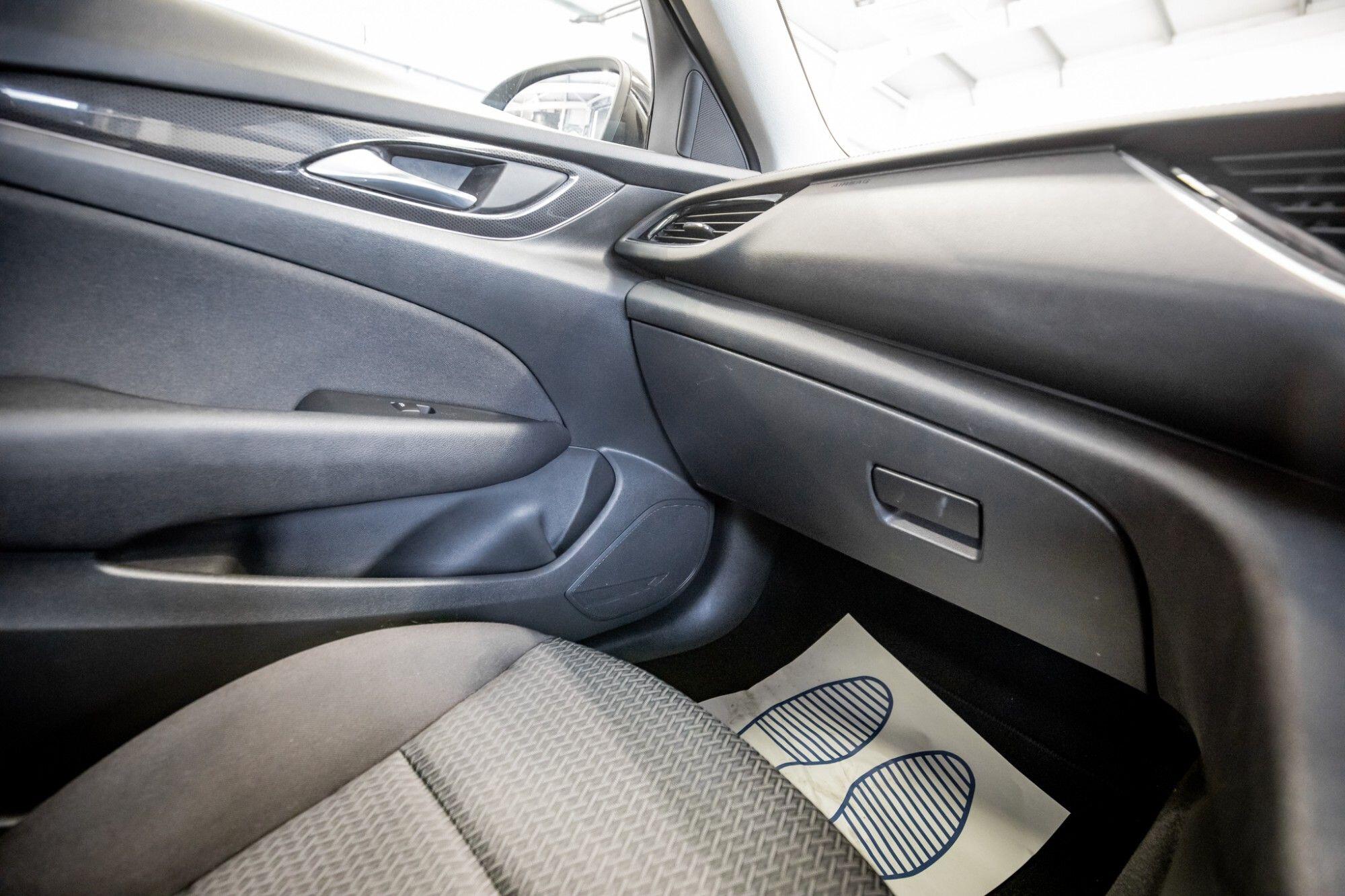 Vauxhall Insignia view 30