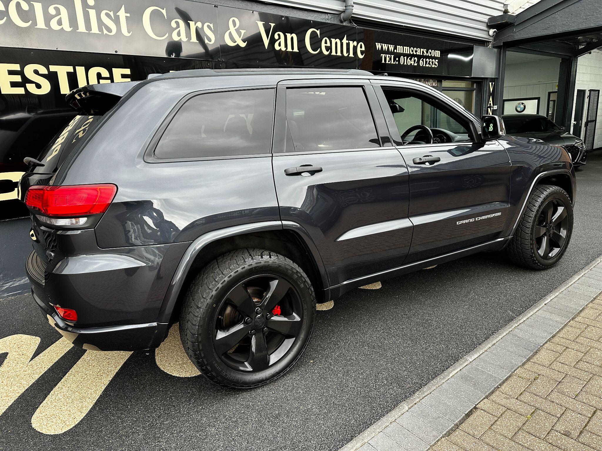 Jeep Grand Cherokee view 4