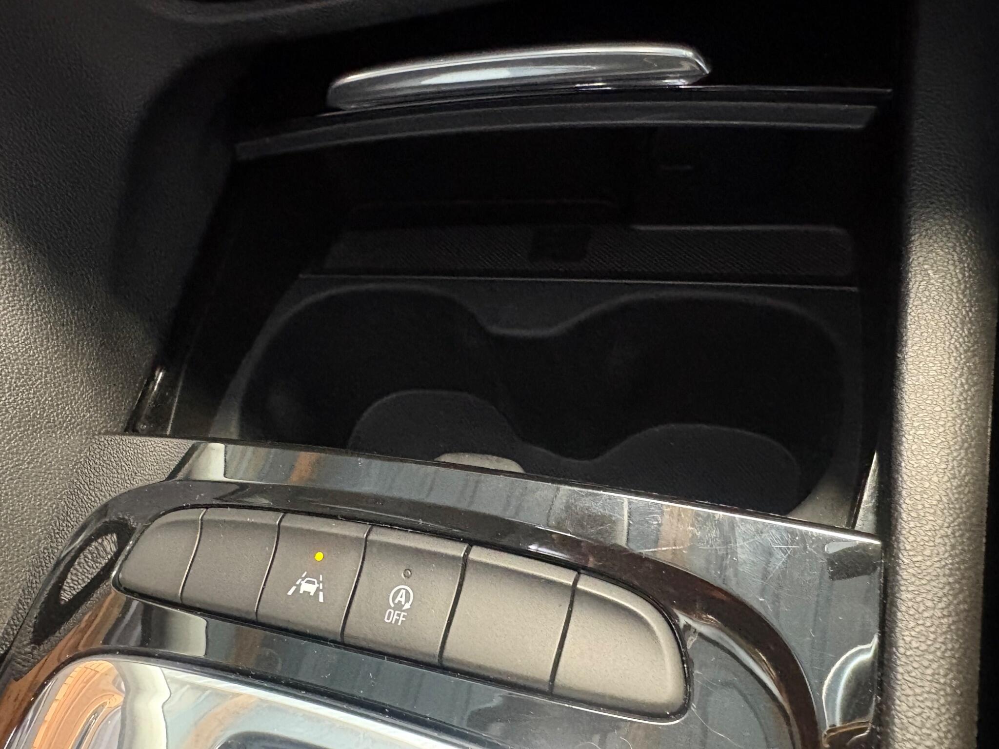 Vauxhall Insignia view 18