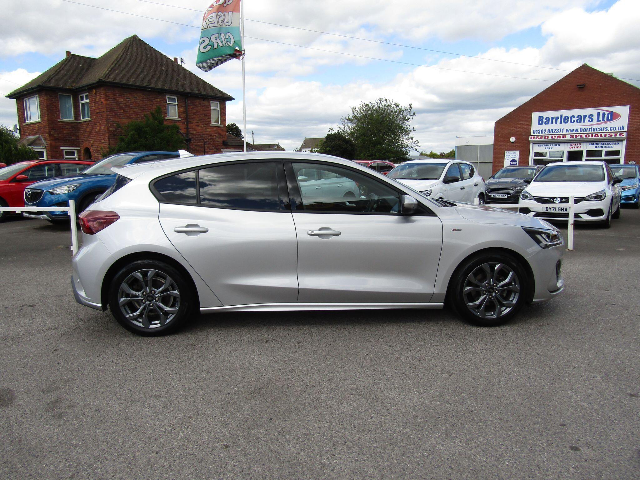 Ford Focus view 9