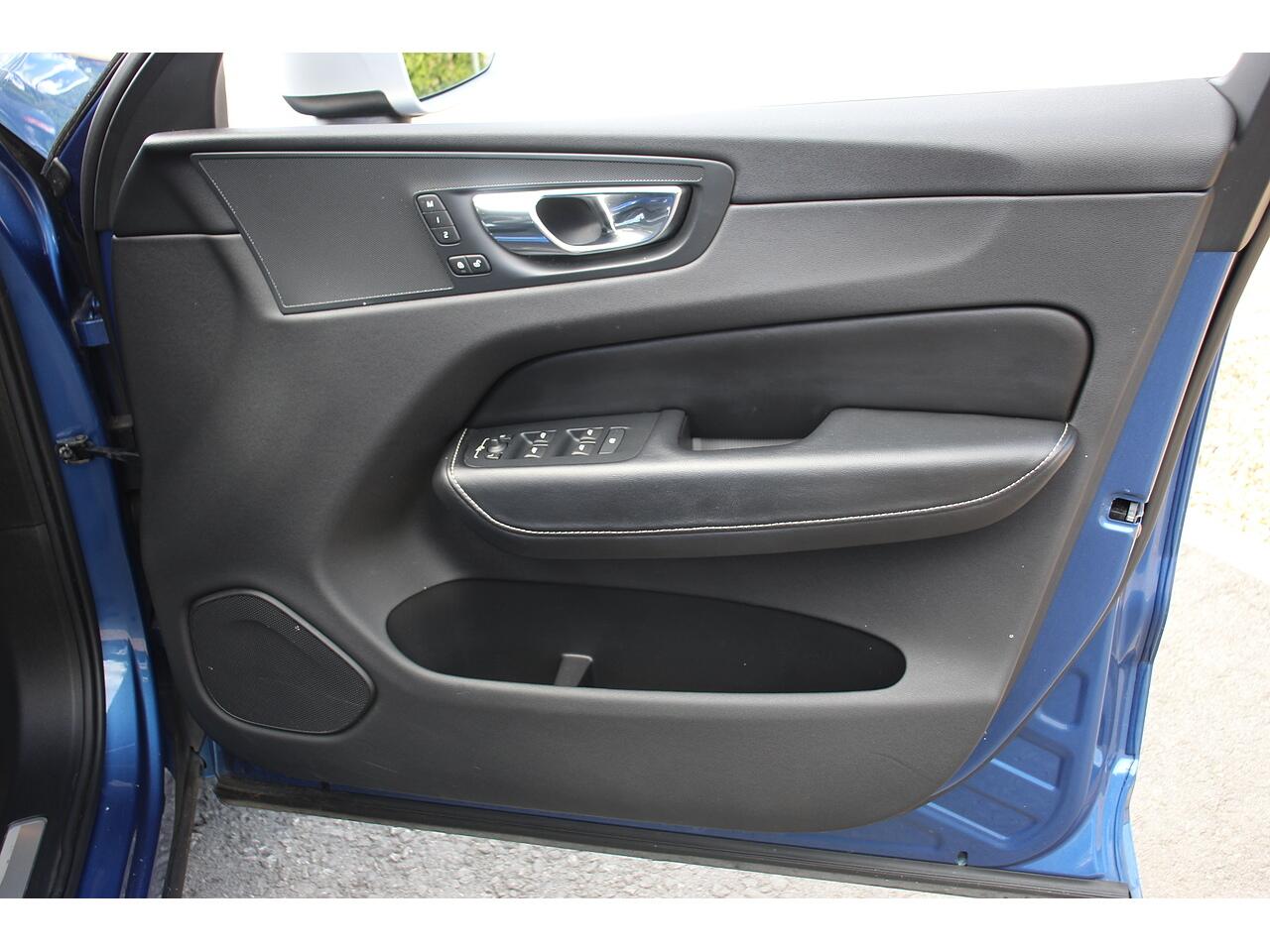 Volvo XC60 view 36