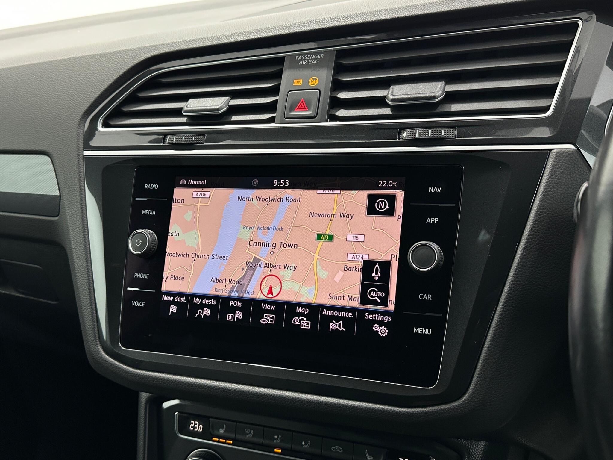 Volkswagen Tiguan view 24