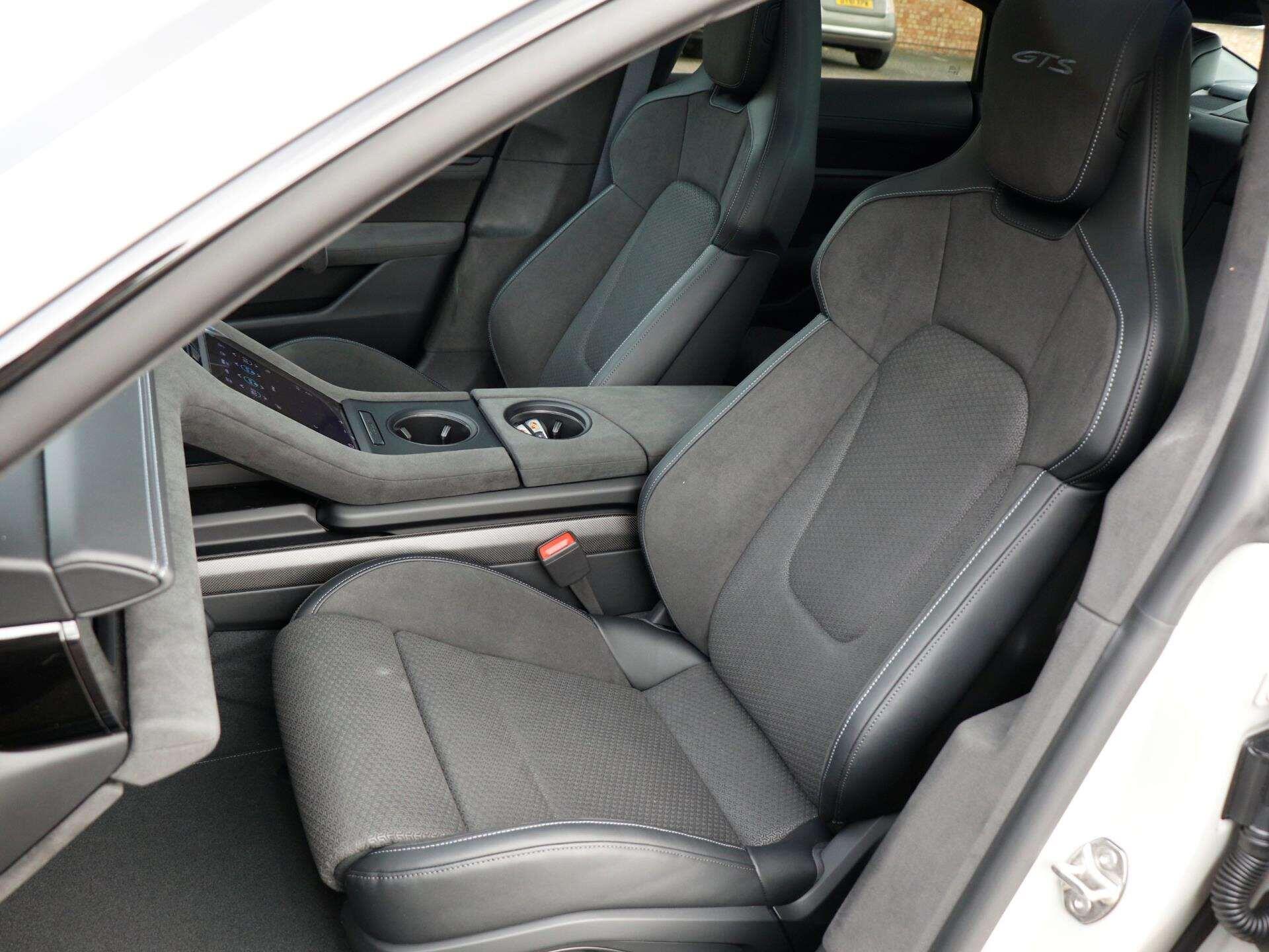 Porsche Taycan view 26