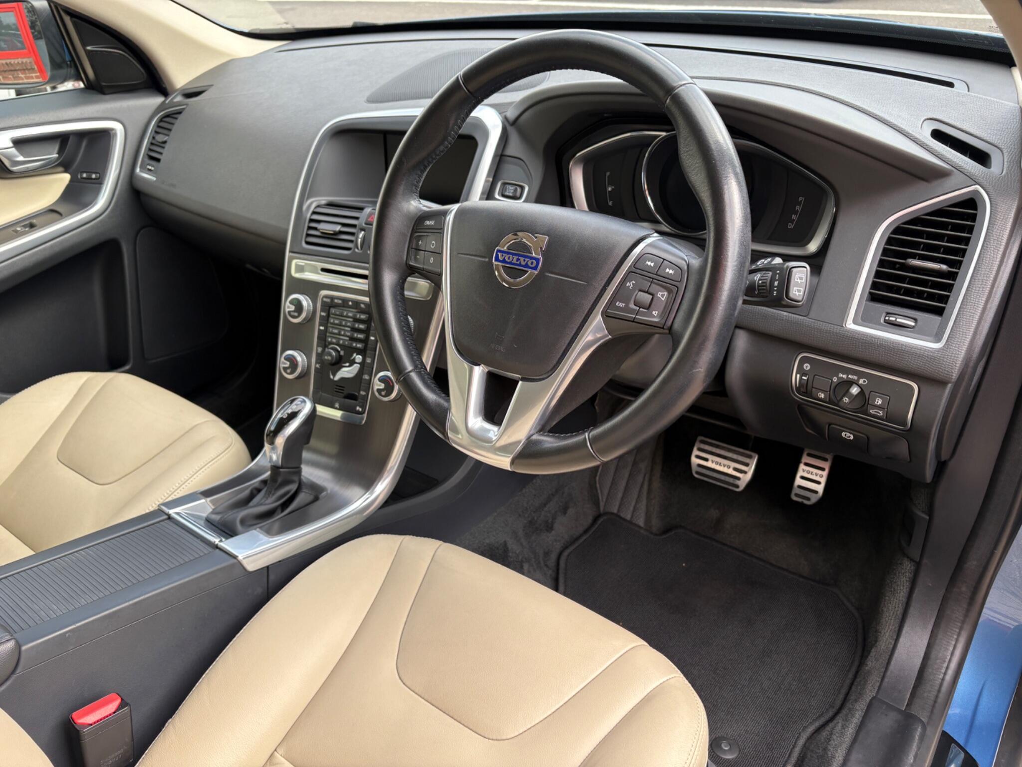 Volvo XC60 view 13
