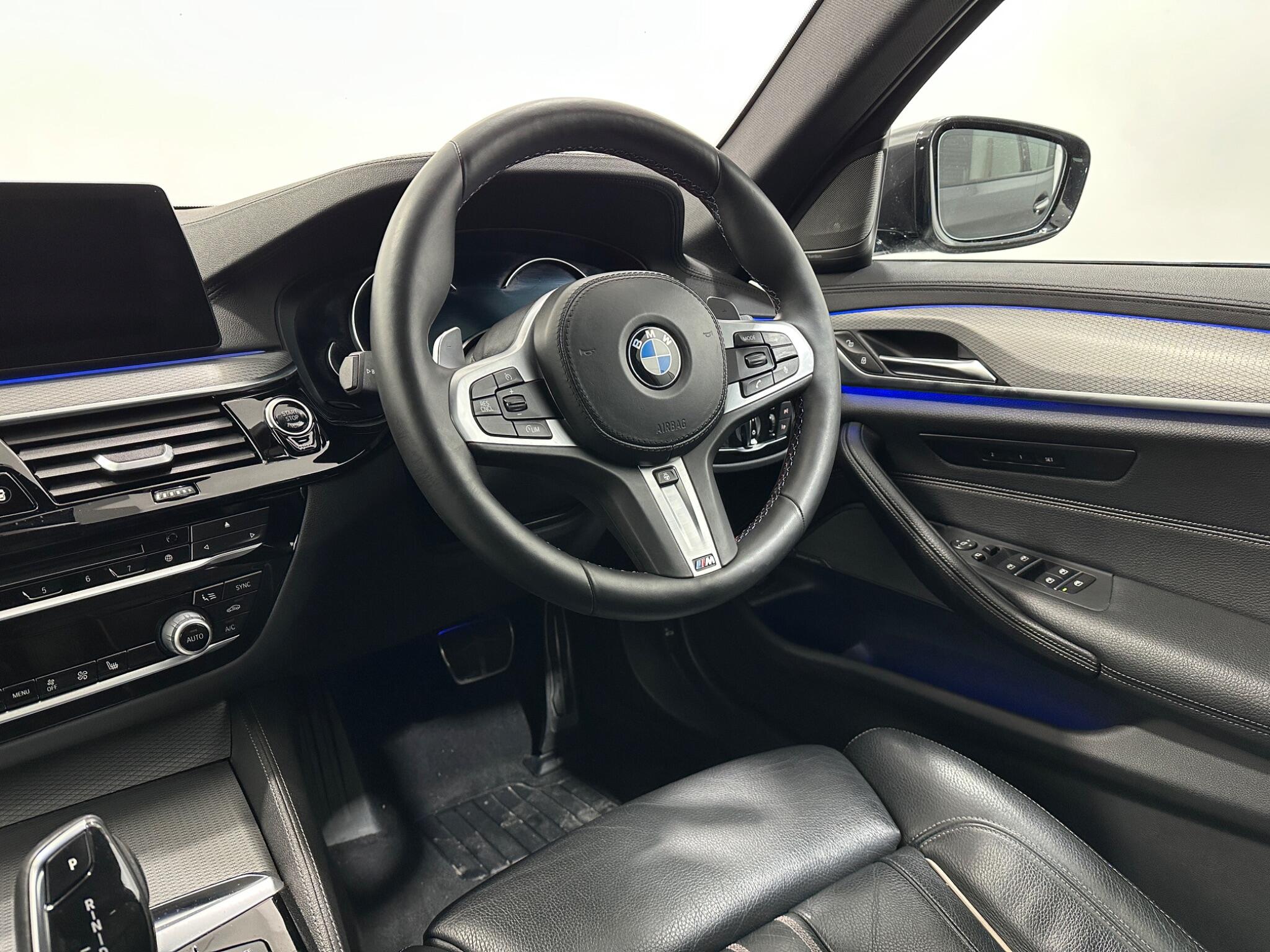 BMW 5 Series view 12