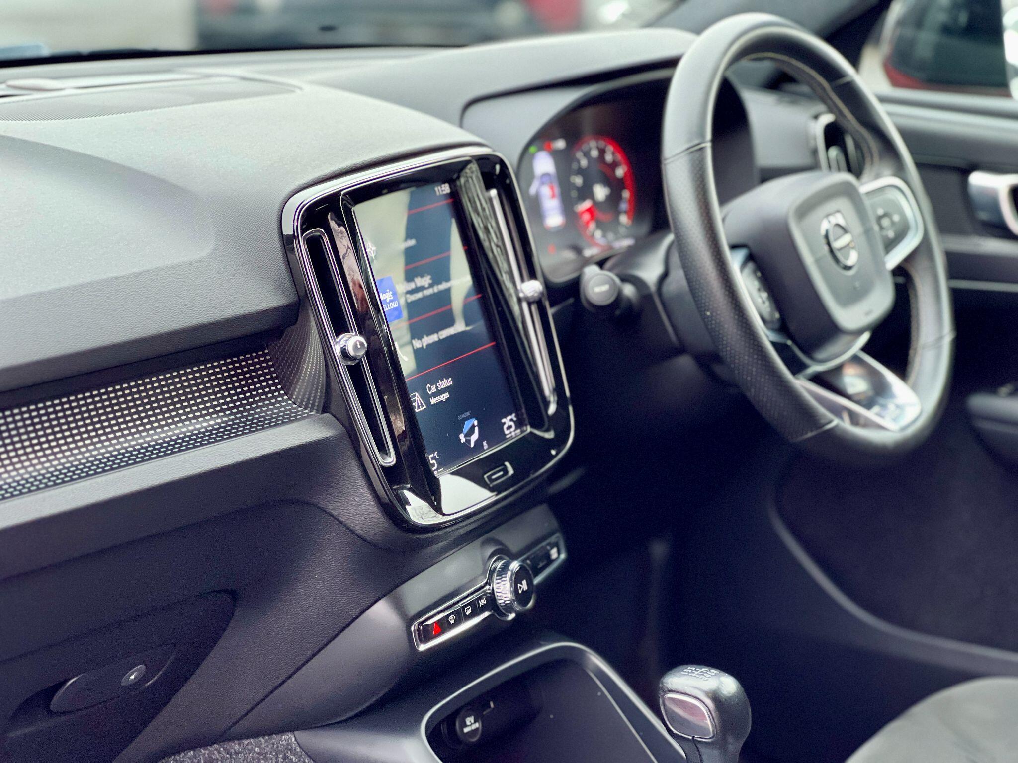 Volvo XC40 view 18