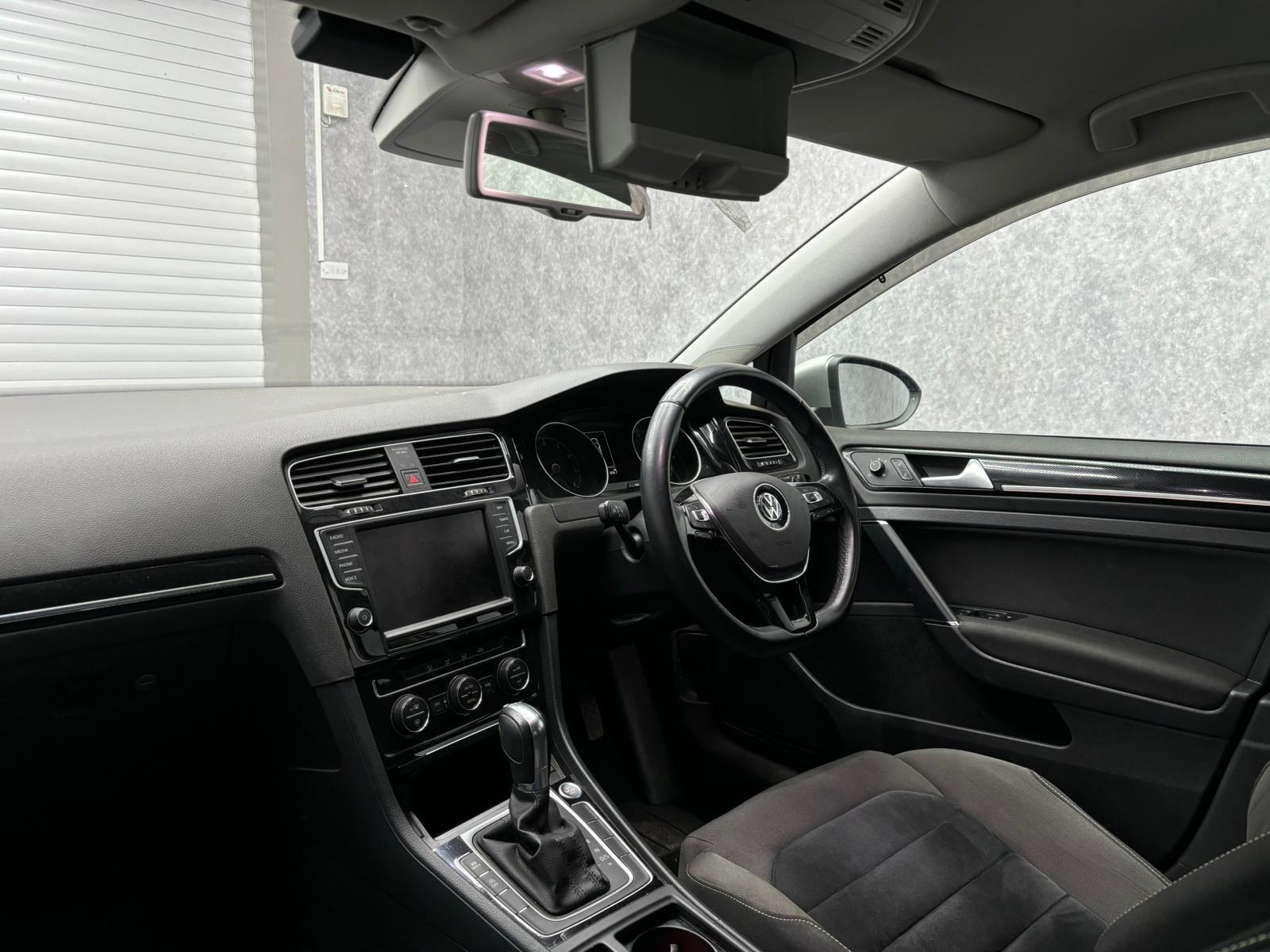 Volkswagen Golf view 7
