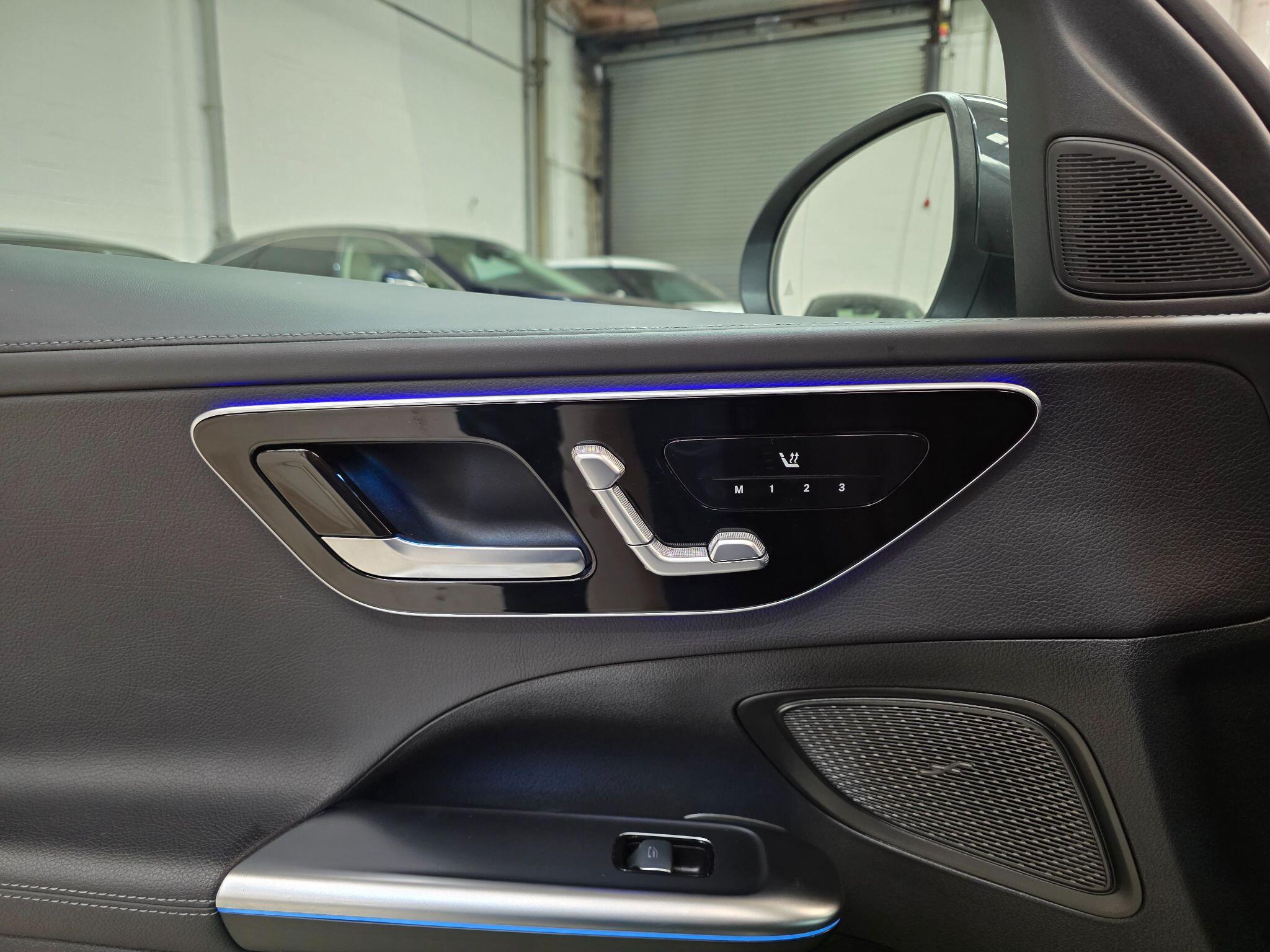 Mercedes-Benz C Class view 31