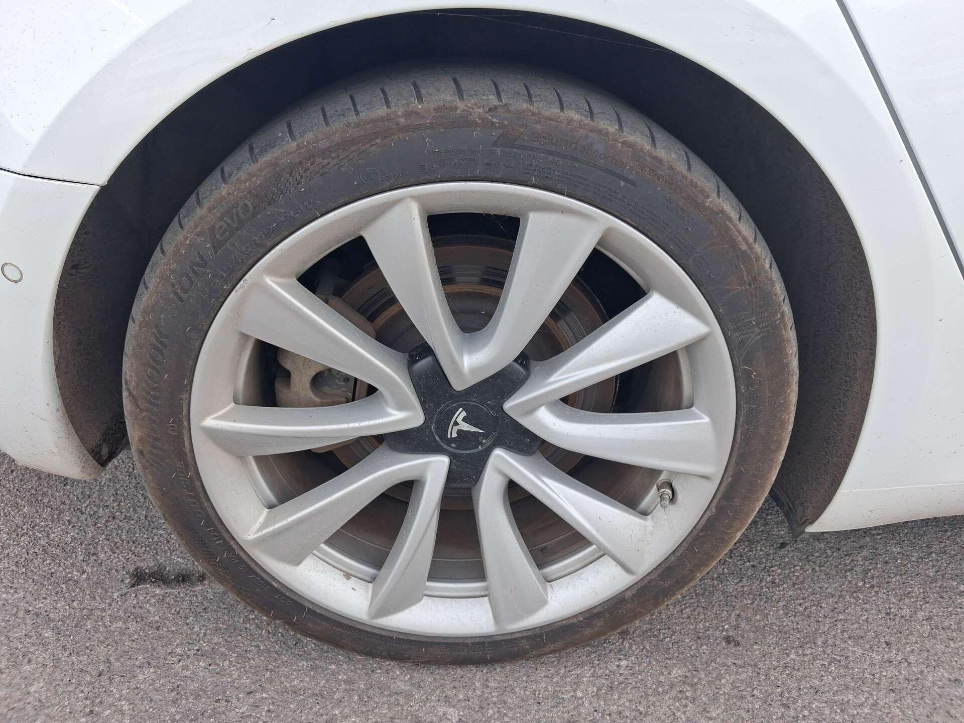 Tesla Model 3 view 13