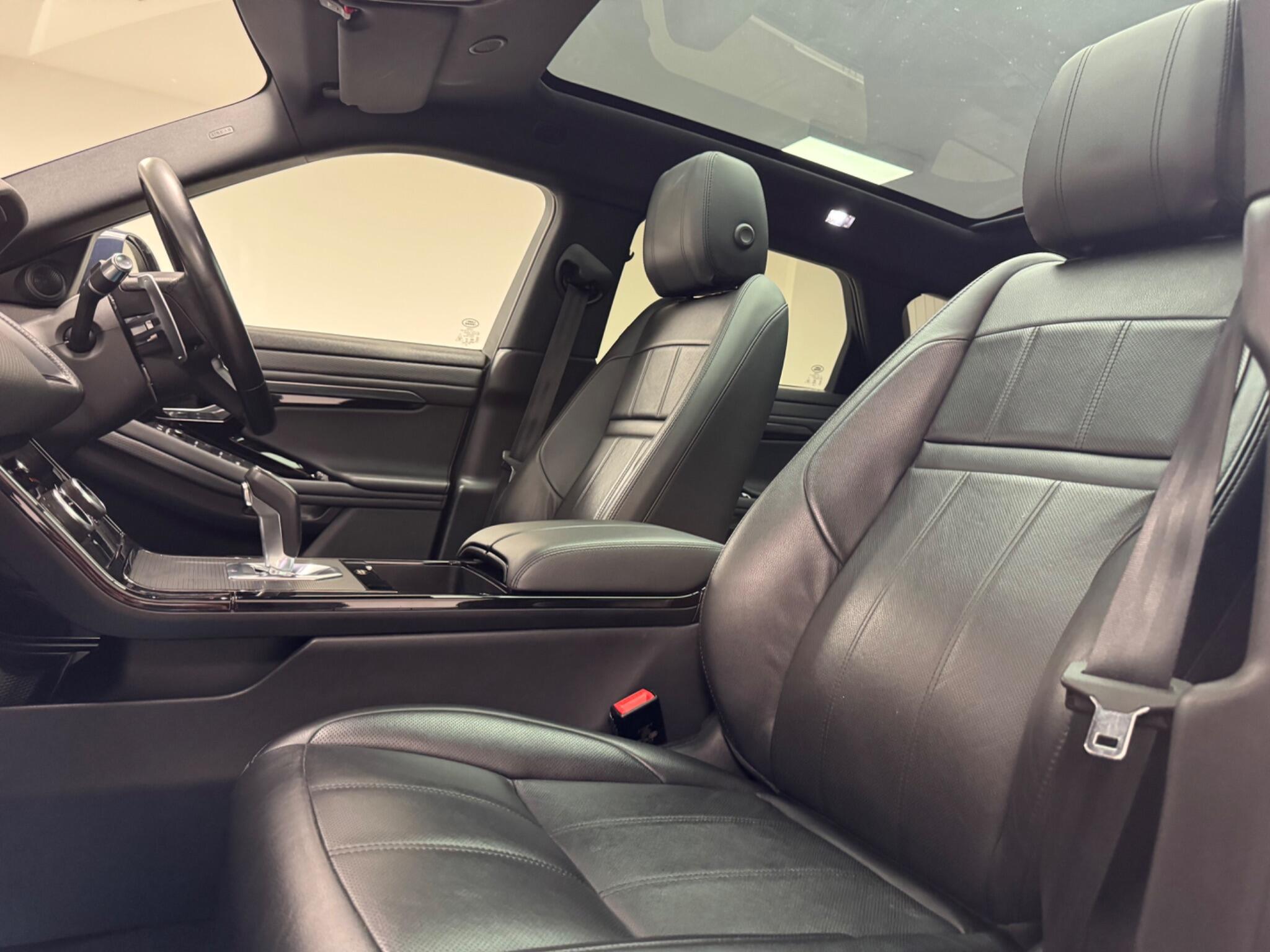 Land Rover Range Rover Evoque view 28