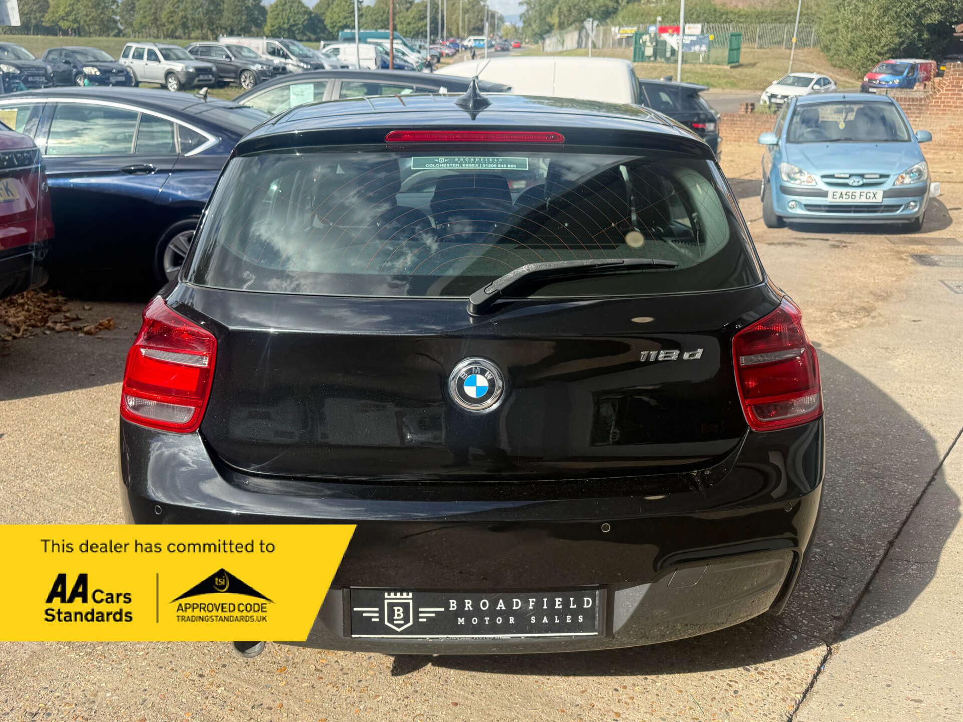 BMW 1 Series view 6