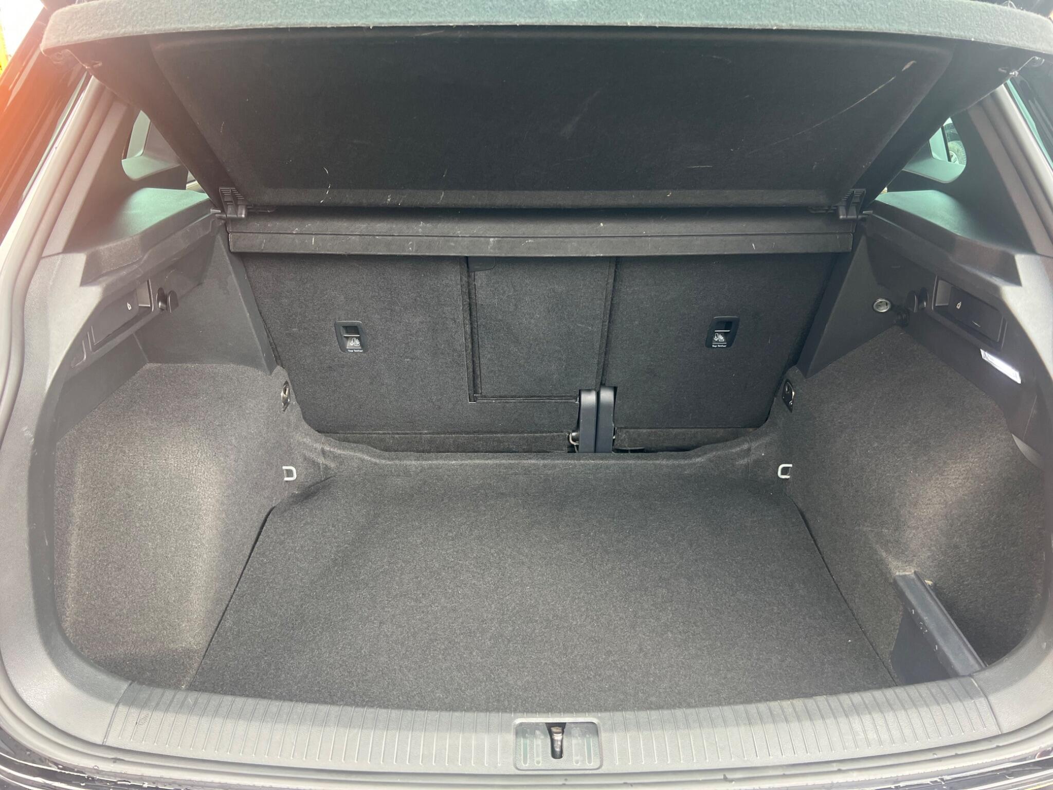 Volkswagen Tiguan view 18