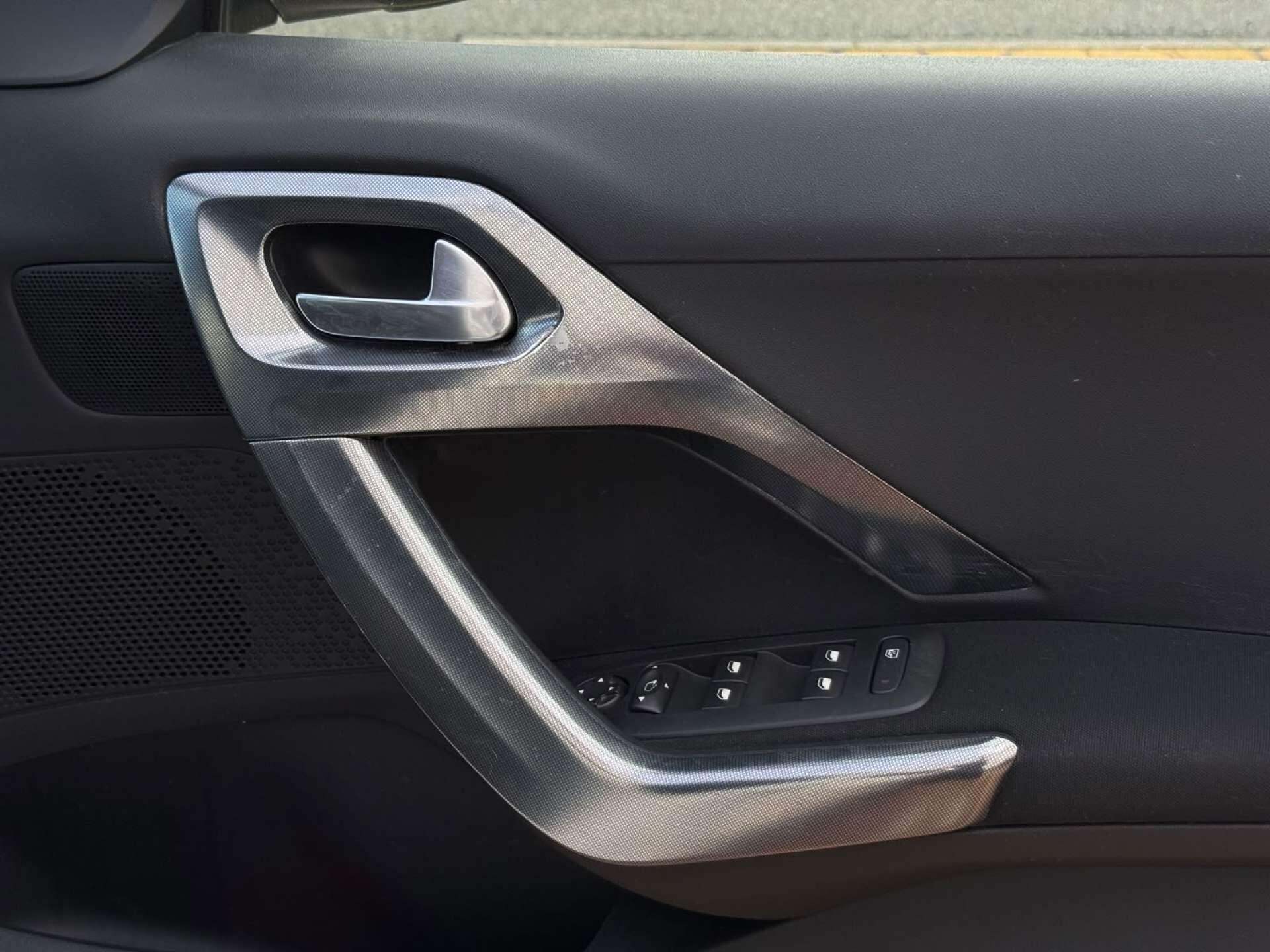 Peugeot 2008 view 19