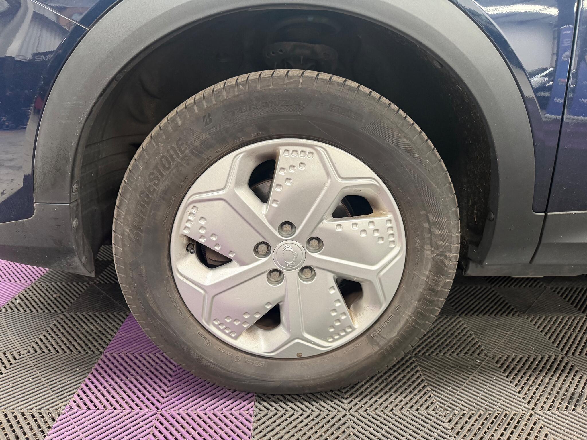 KGM Korando E-Motion view 45