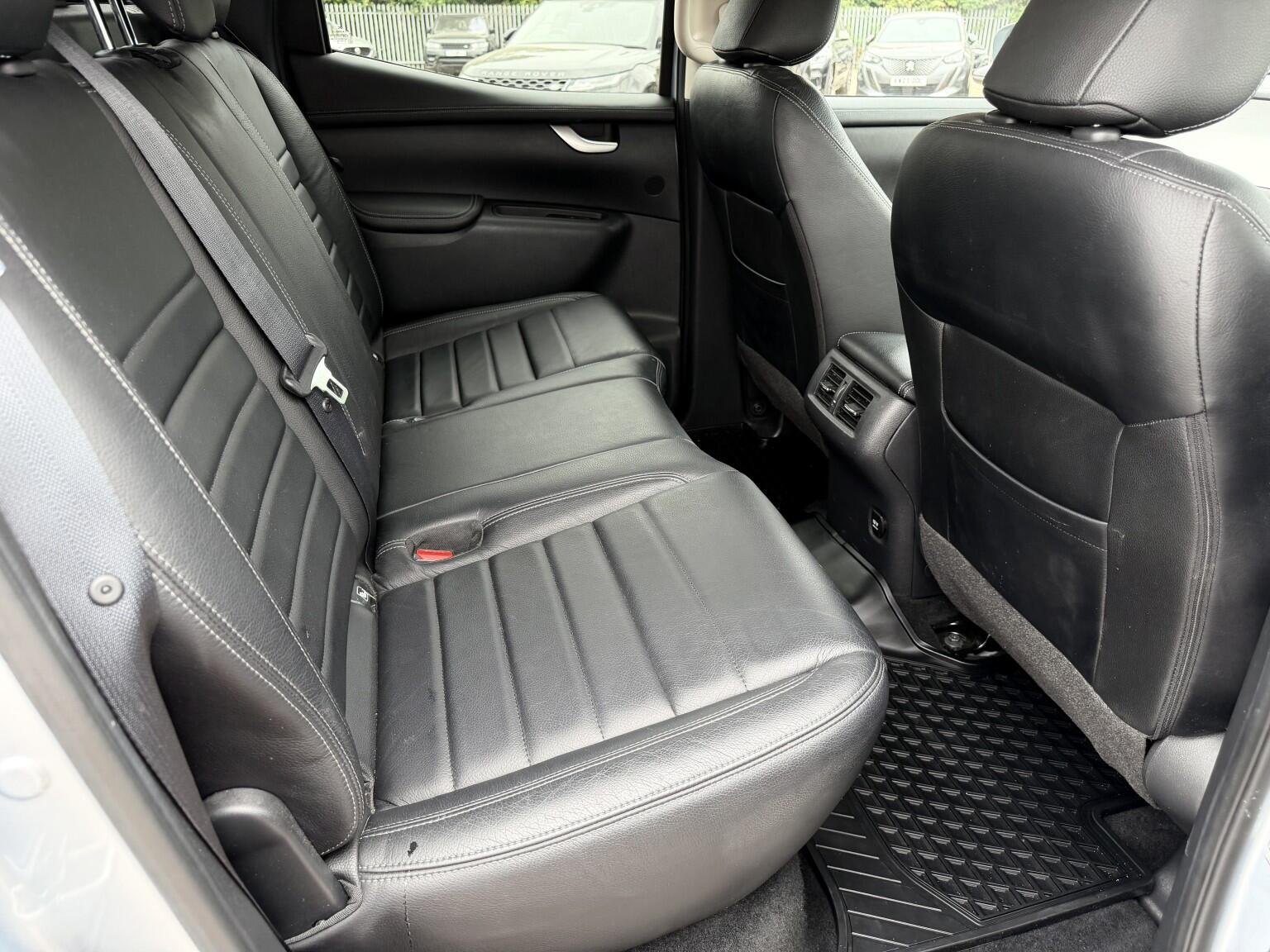 Mercedes-Benz X-Class view 25