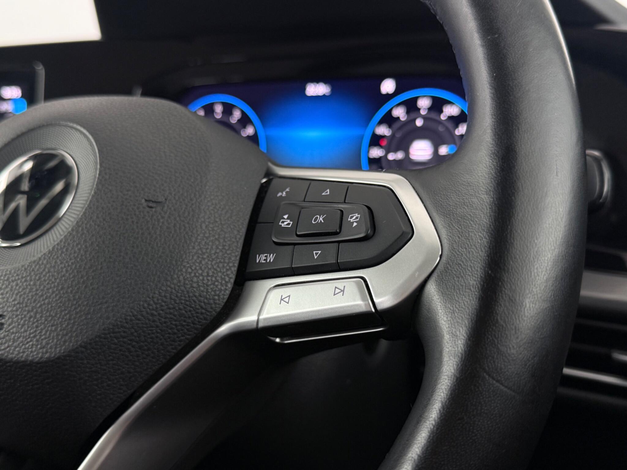 Volkswagen Golf view 14