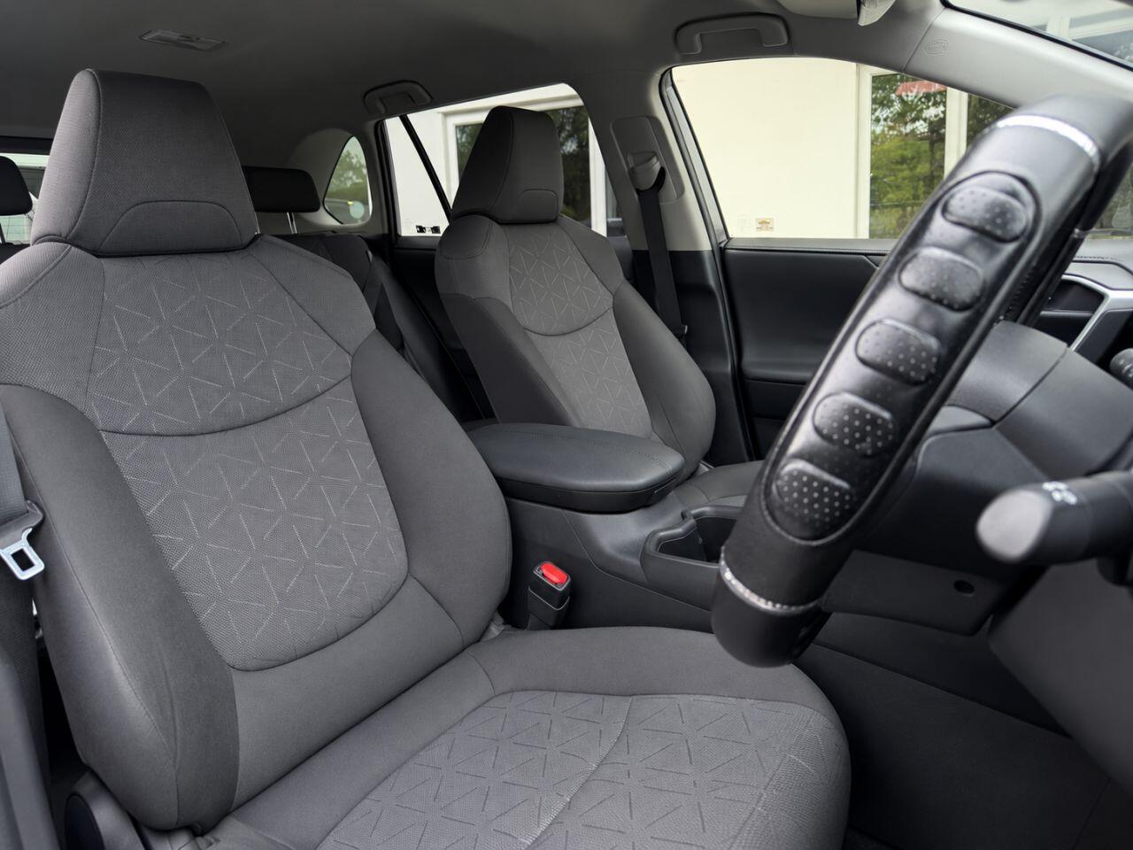 Toyota RAV4 view 11