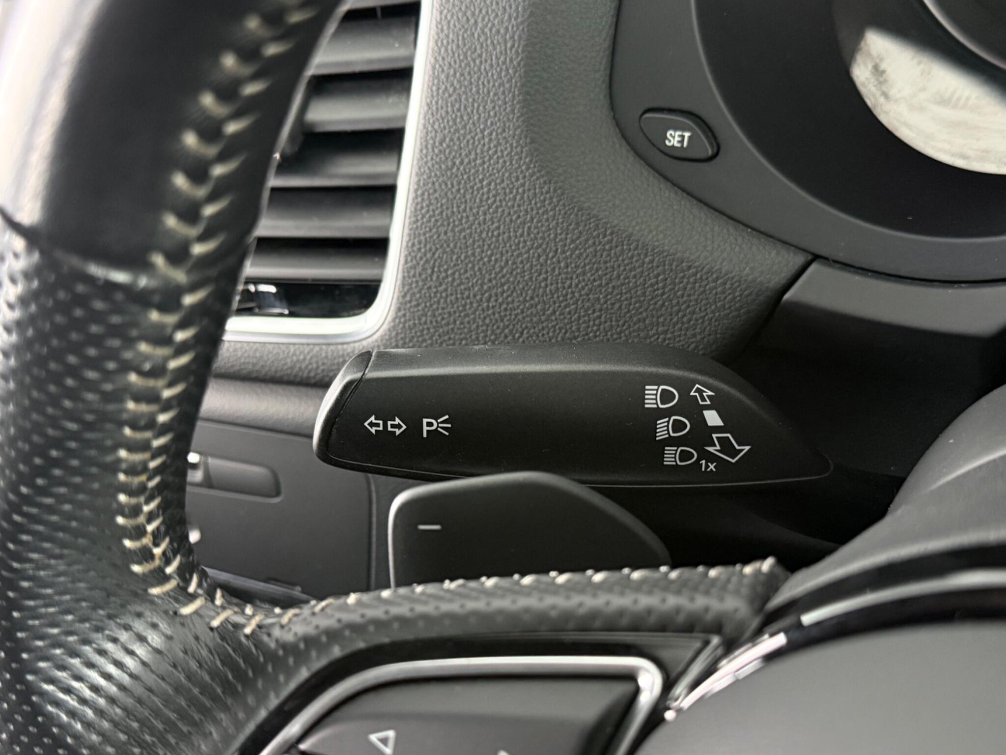 Audi Q3 view 28