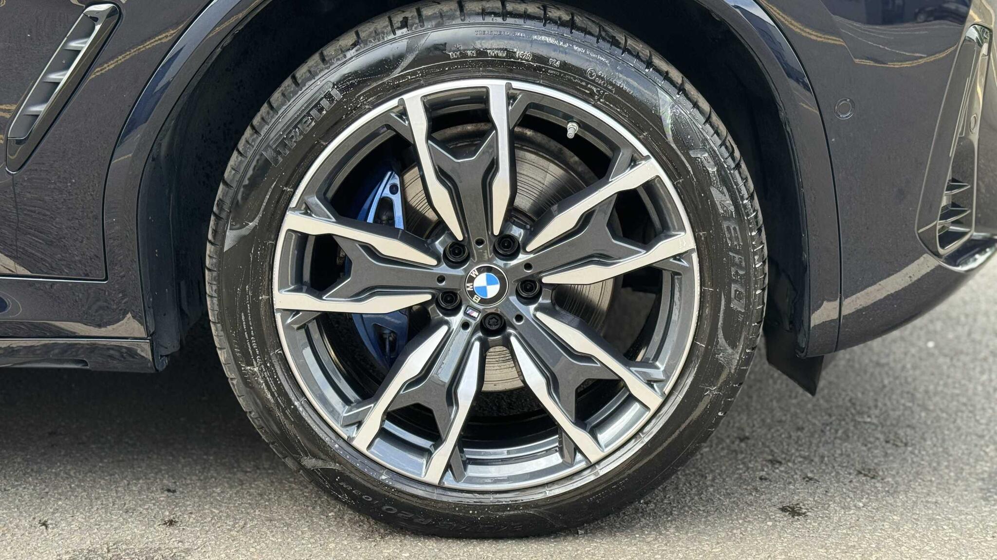 BMW X4 view 4