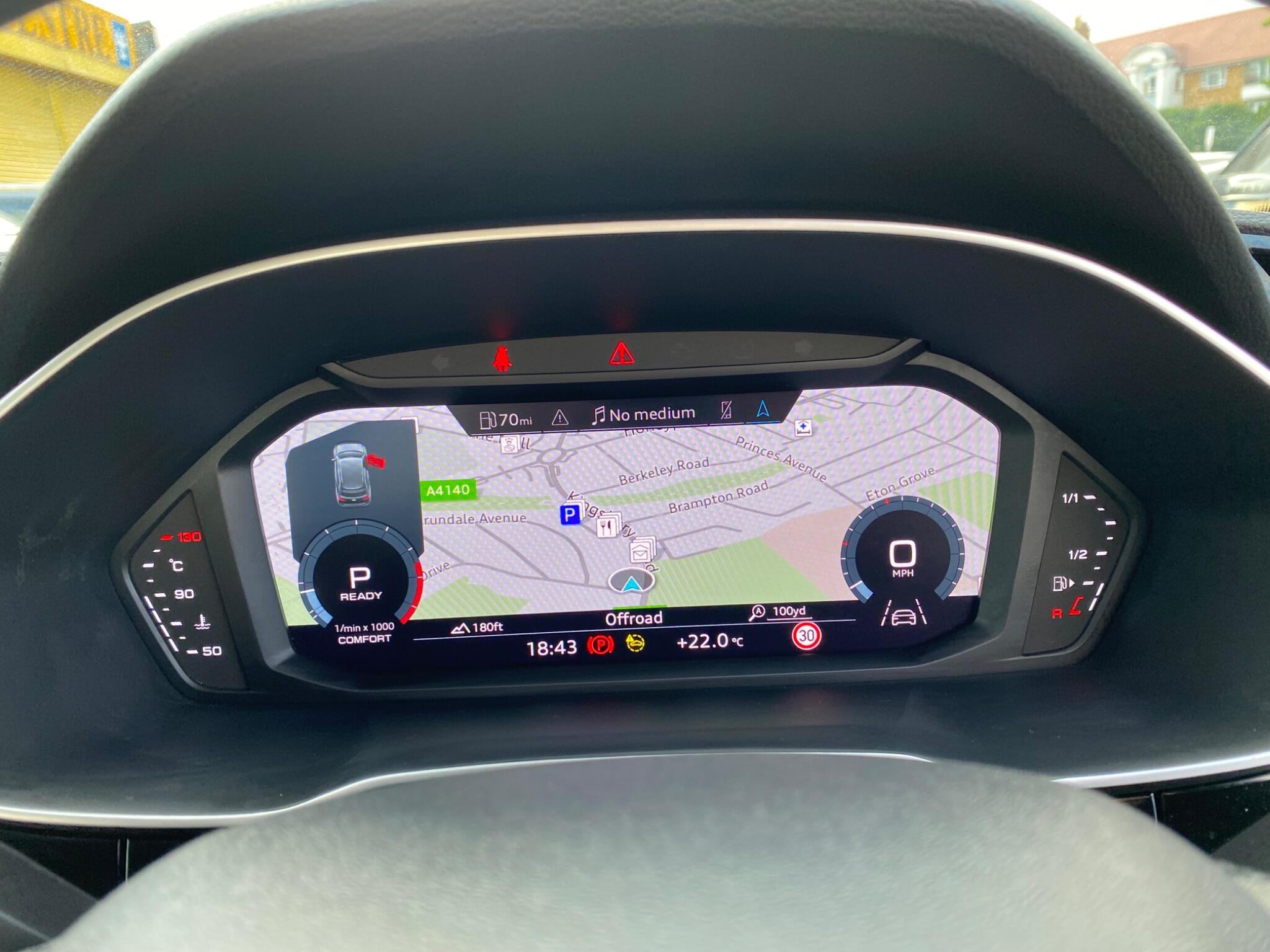 Audi Q3 view 26