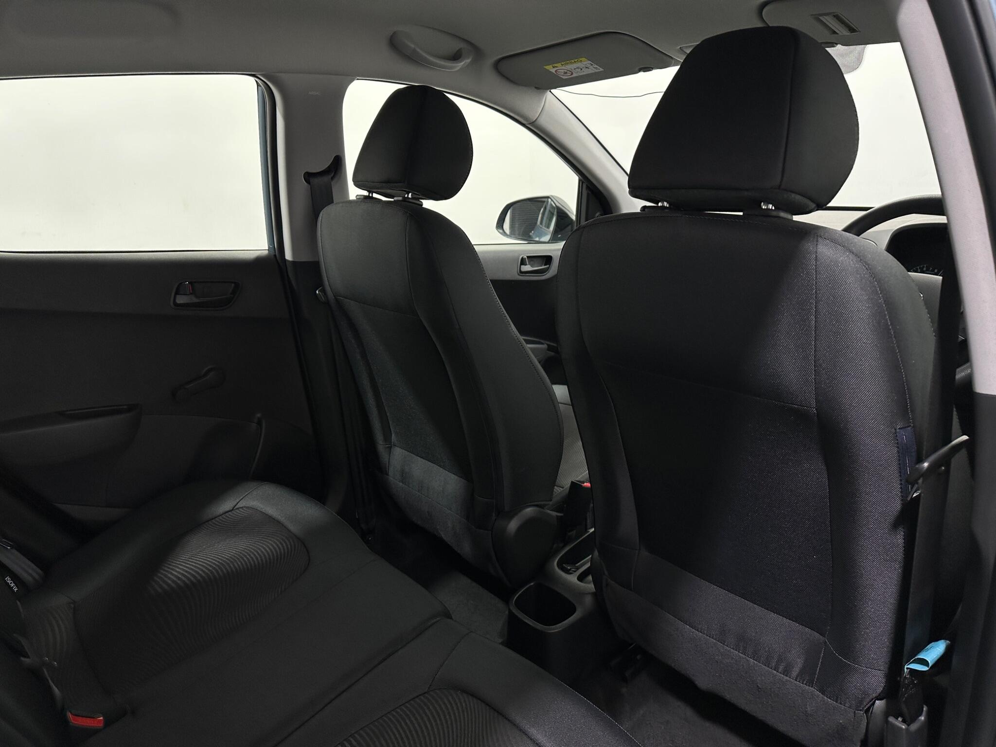 Hyundai i10 view 34