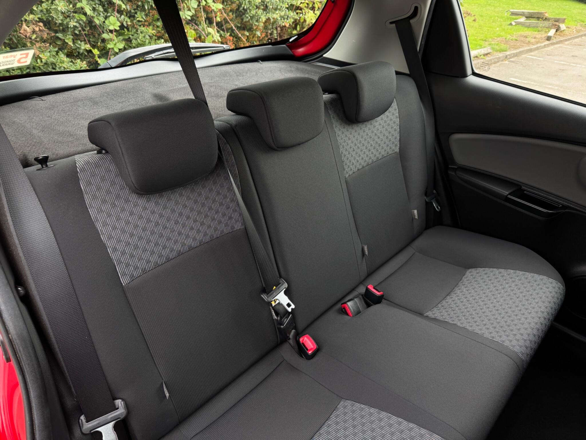 Toyota Yaris view 27