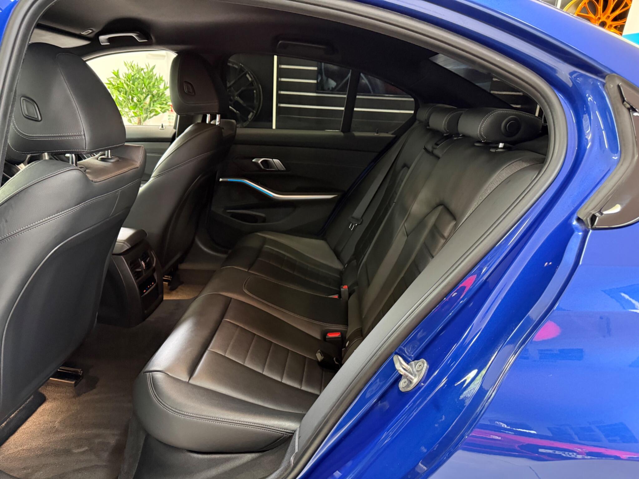 BMW 3 Series view 31