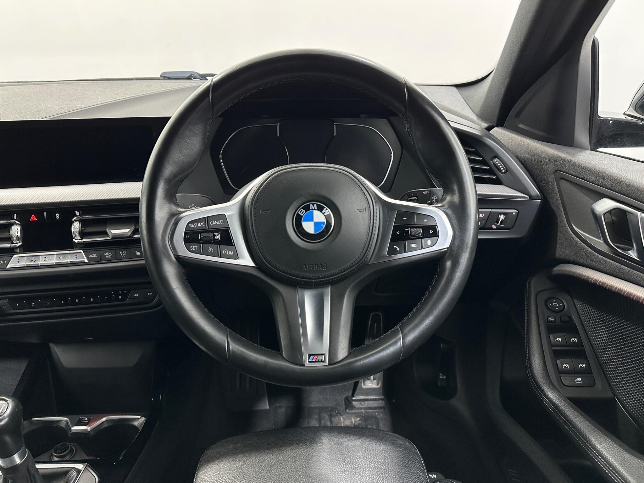 BMW 1 Series view 13