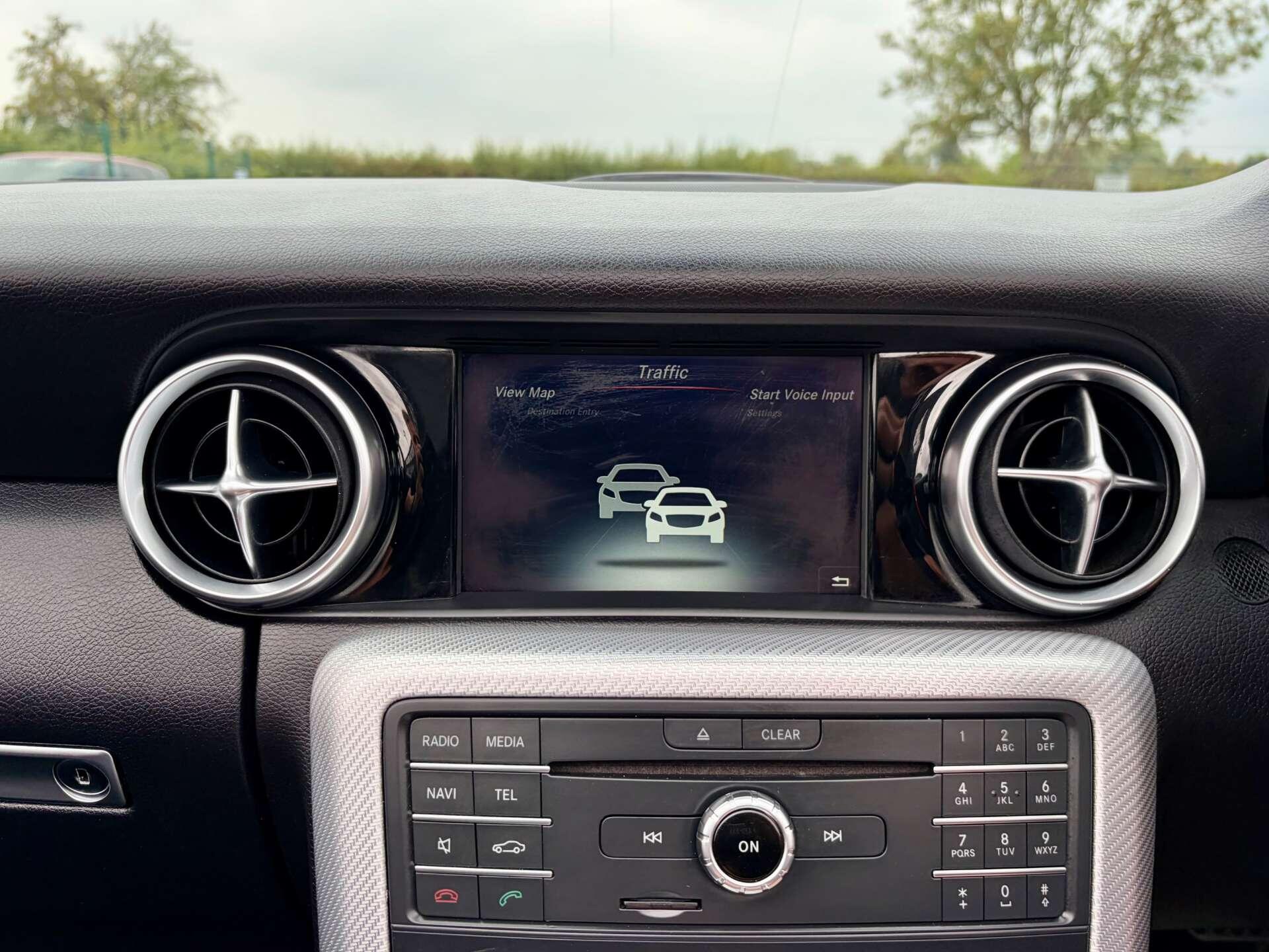 Mercedes-Benz SLC view 41