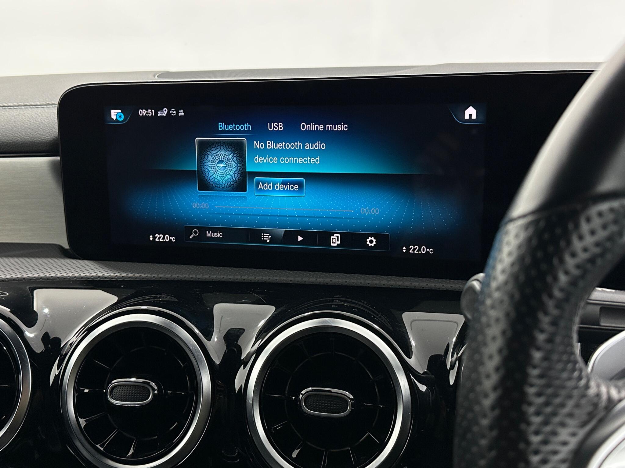 Mercedes-Benz Mercedes-Benz CLA view 27