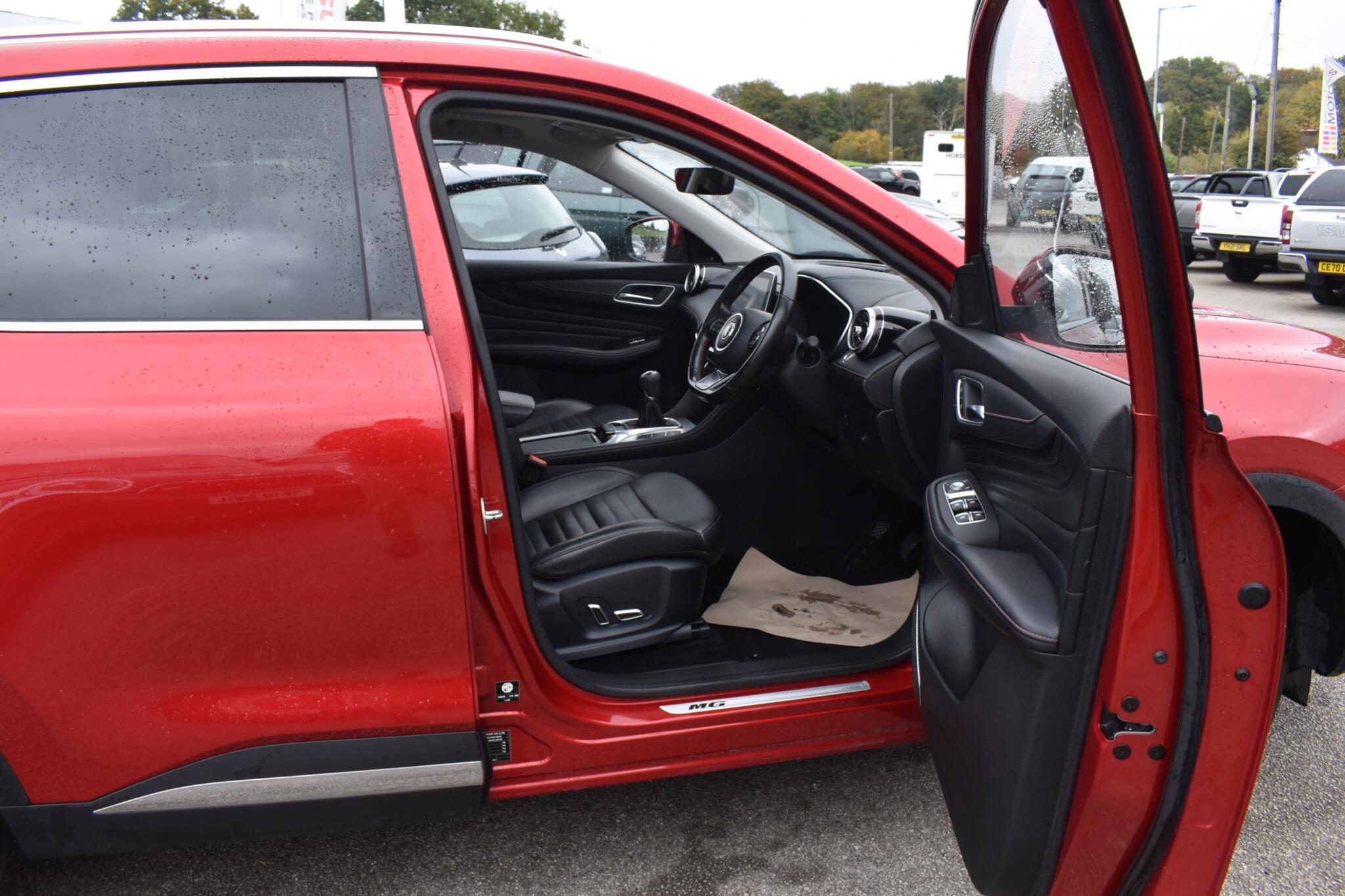 MG HS - 1.5 T-GDI Exclusive Euro 6 (s/s) 5dr - Image 9