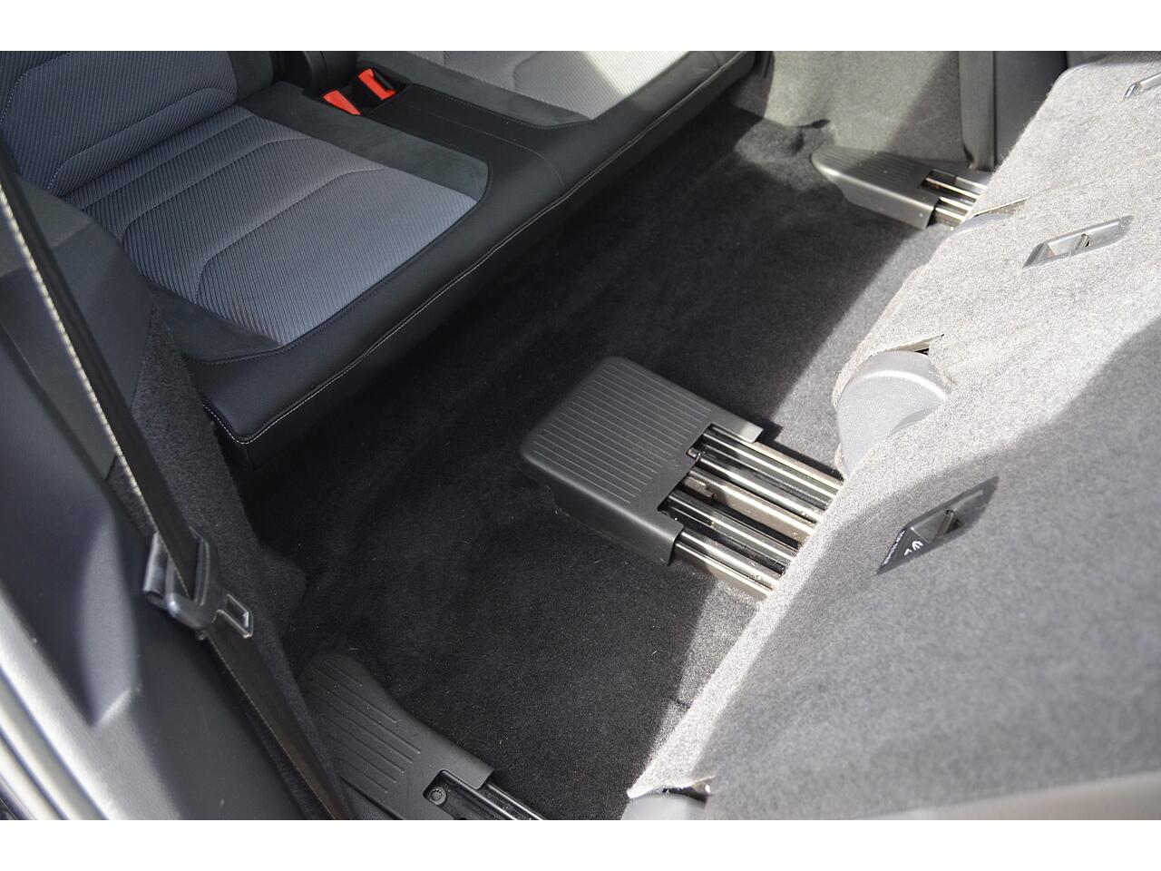 Volkswagen Tiguan Allspace view 37
