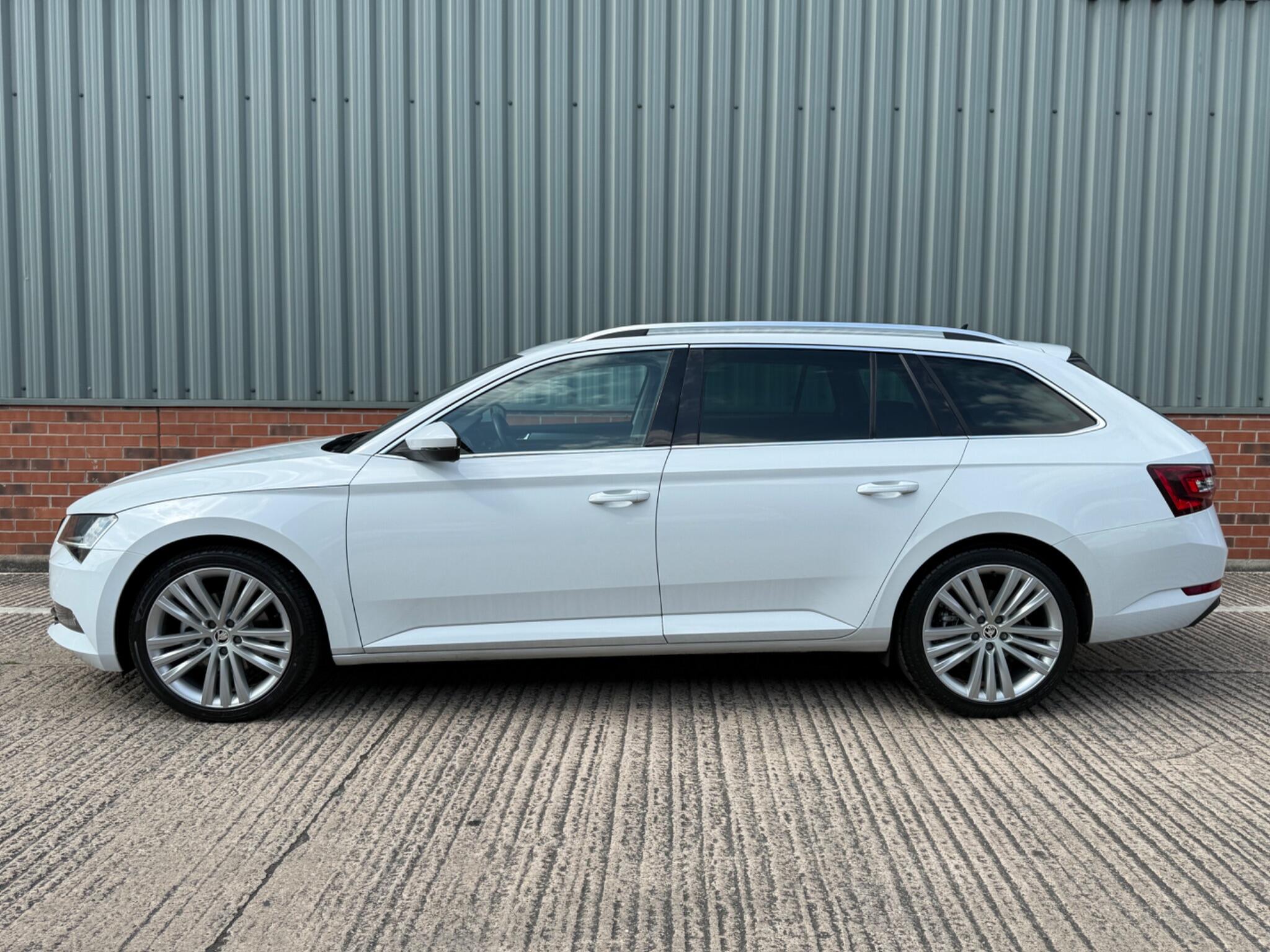 Skoda Superb view 14