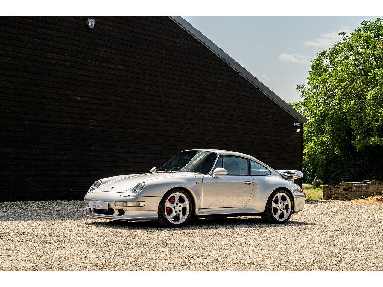 Porsche 911 view 6